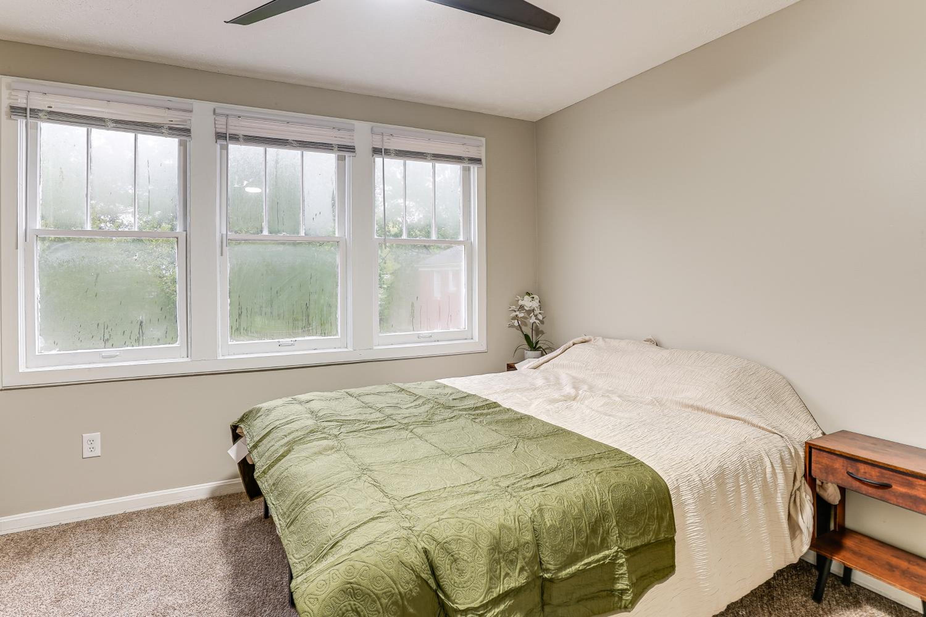 Stay Near the Derby and Downtown! Louisville Apt