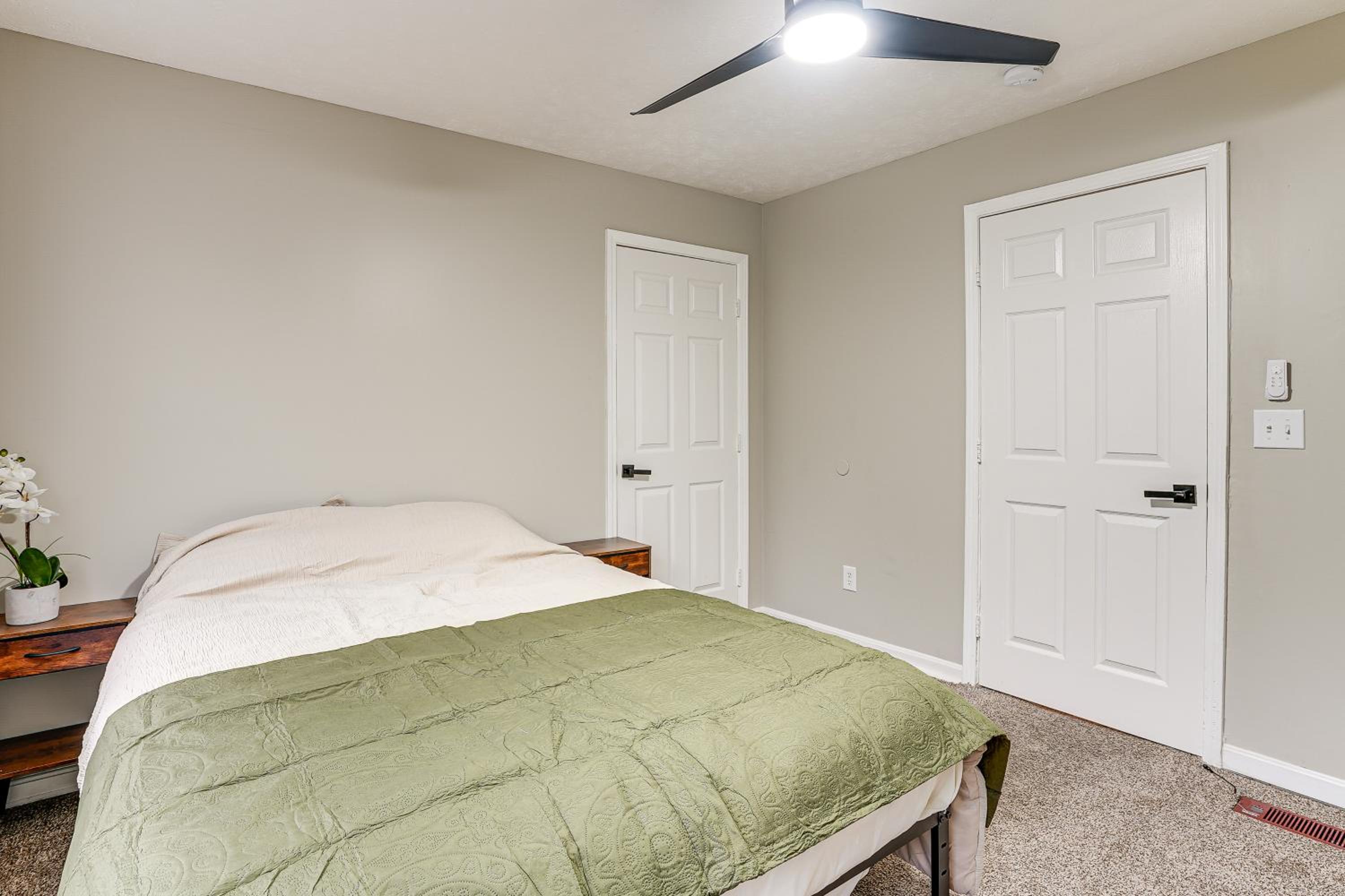 Stay Near the Derby and Downtown! Louisville Apt