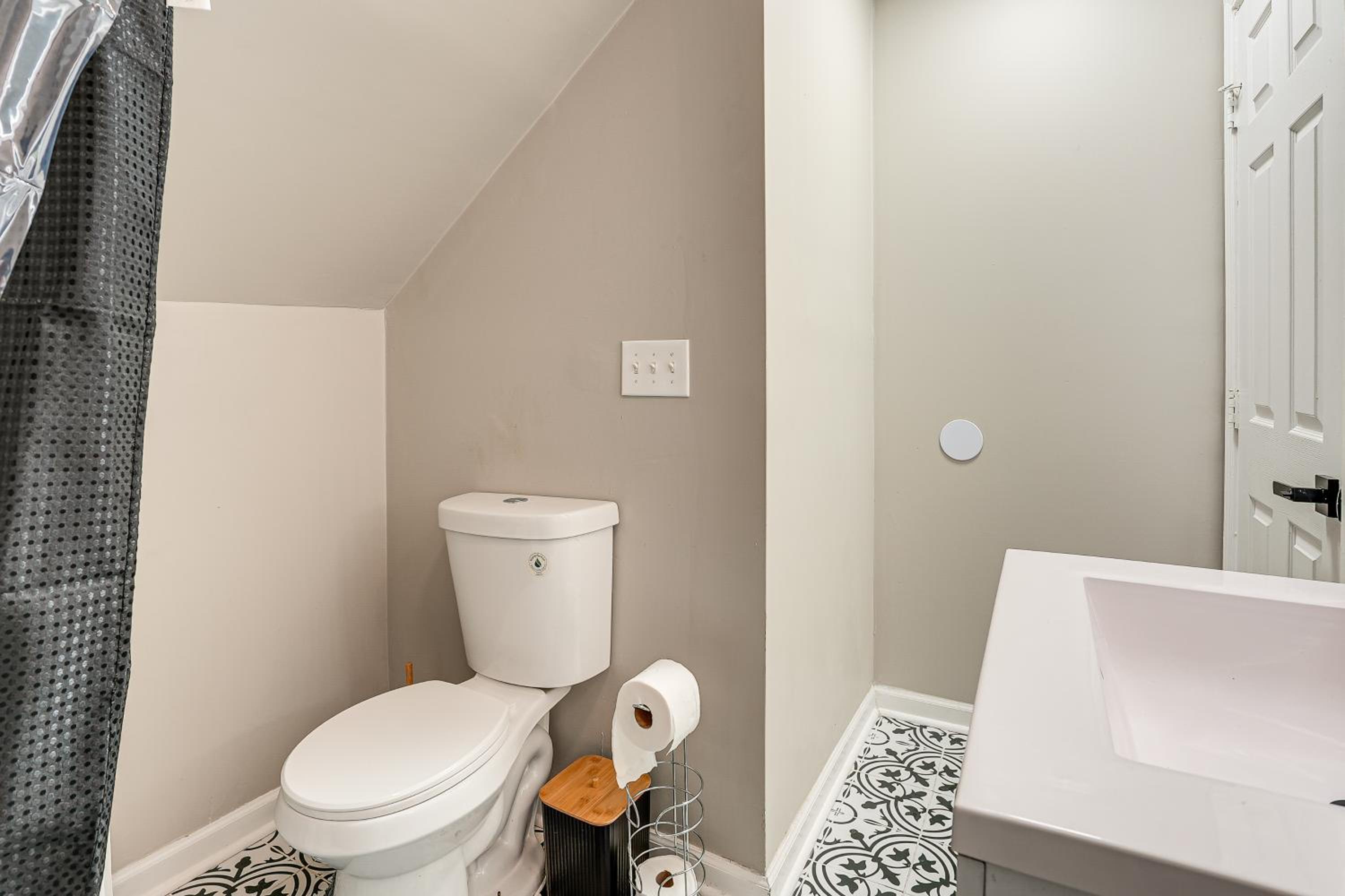 Stay Near the Derby and Downtown! Louisville Apt
