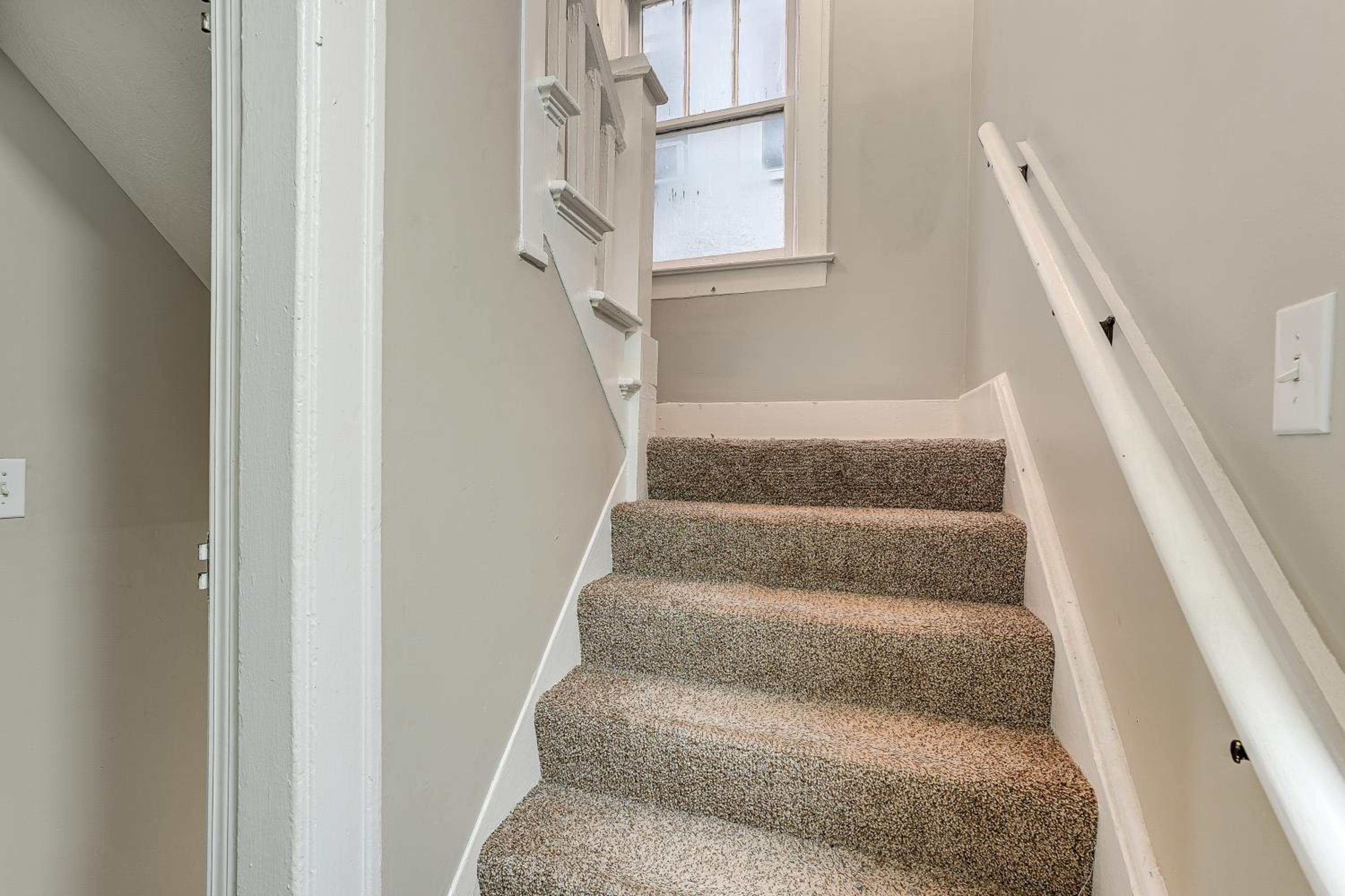 Stay Near the Derby and Downtown! Louisville Apt