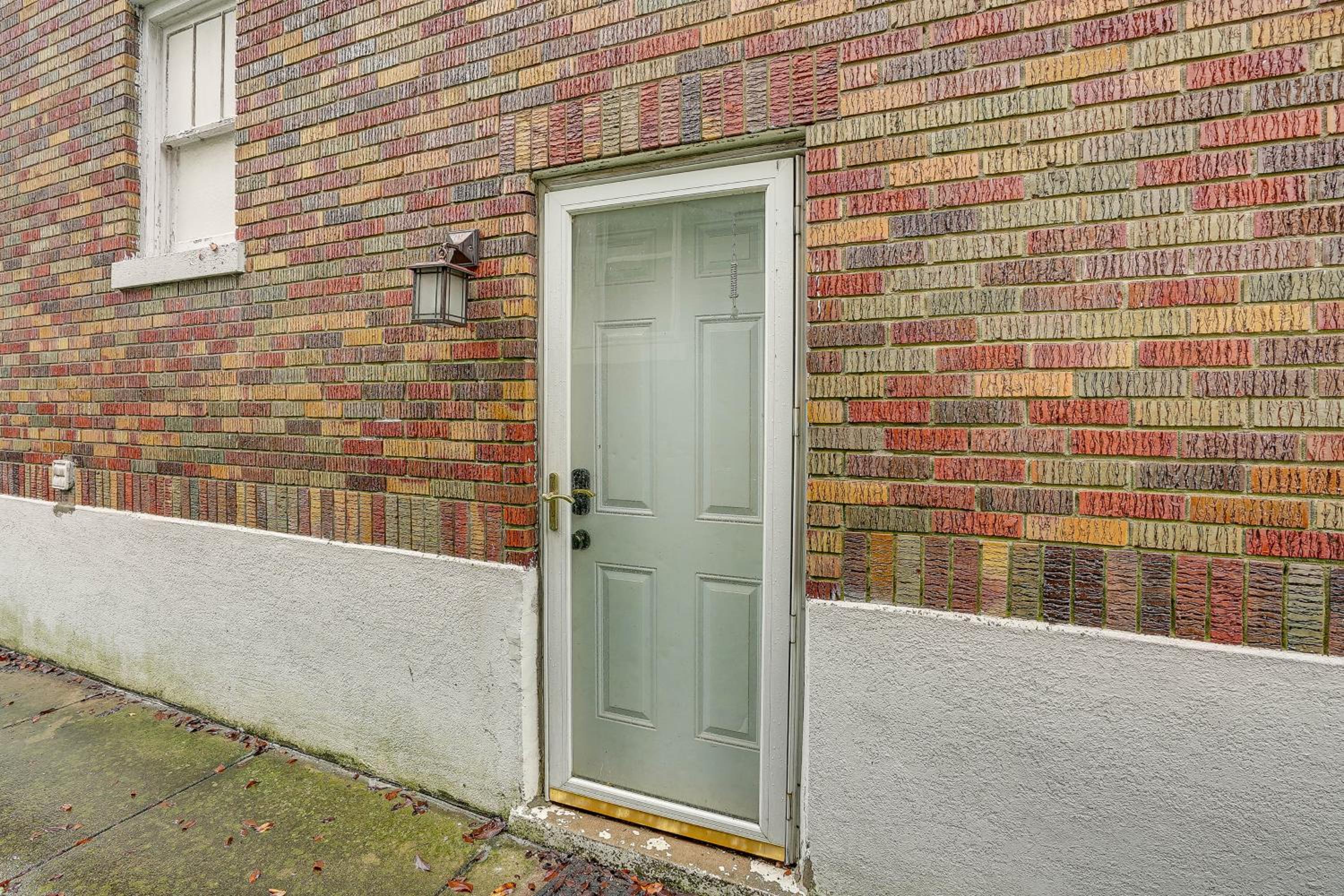 Stay Near the Derby and Downtown! Louisville Apt