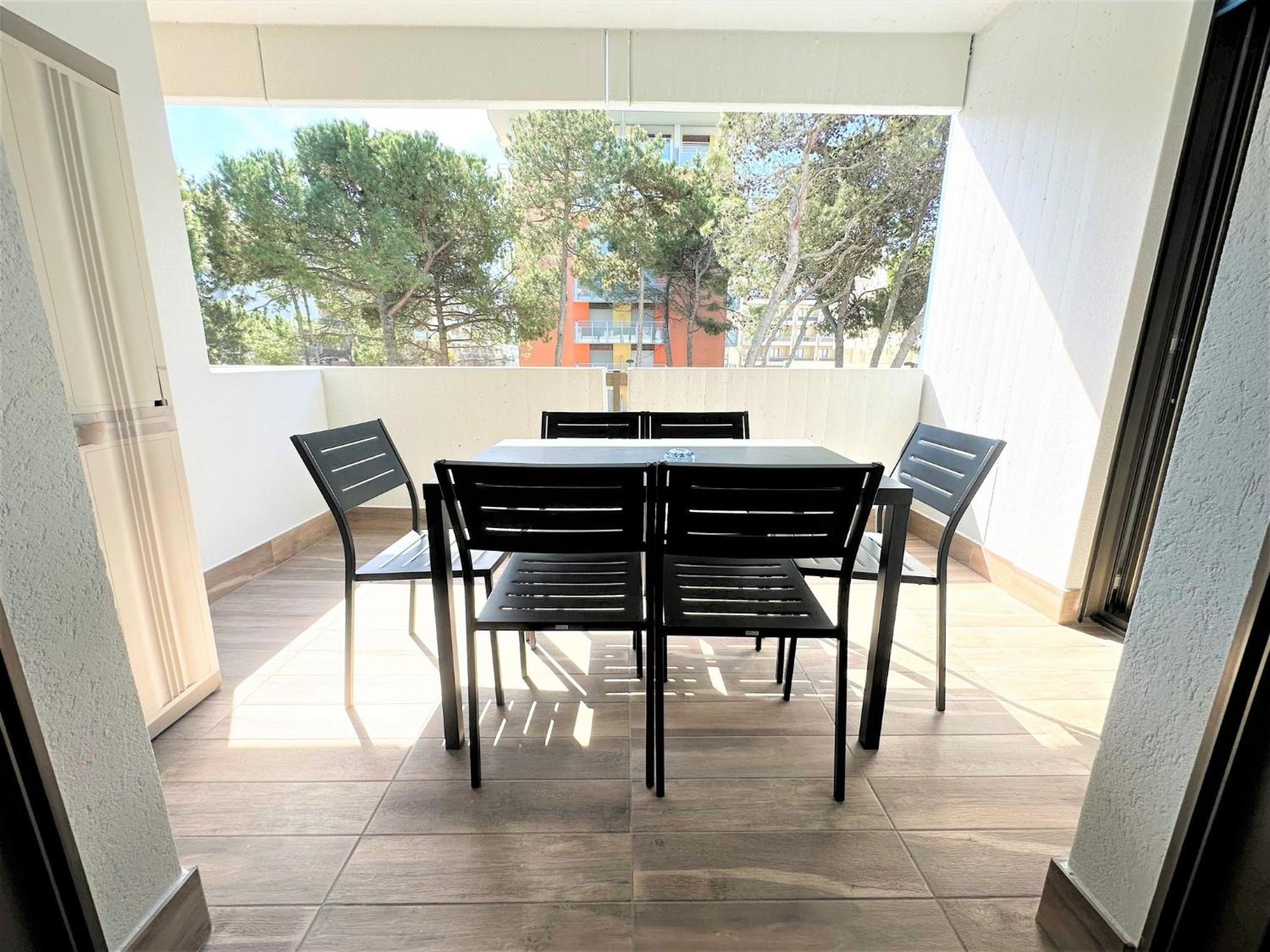 Stylish Bibione flat with pool access