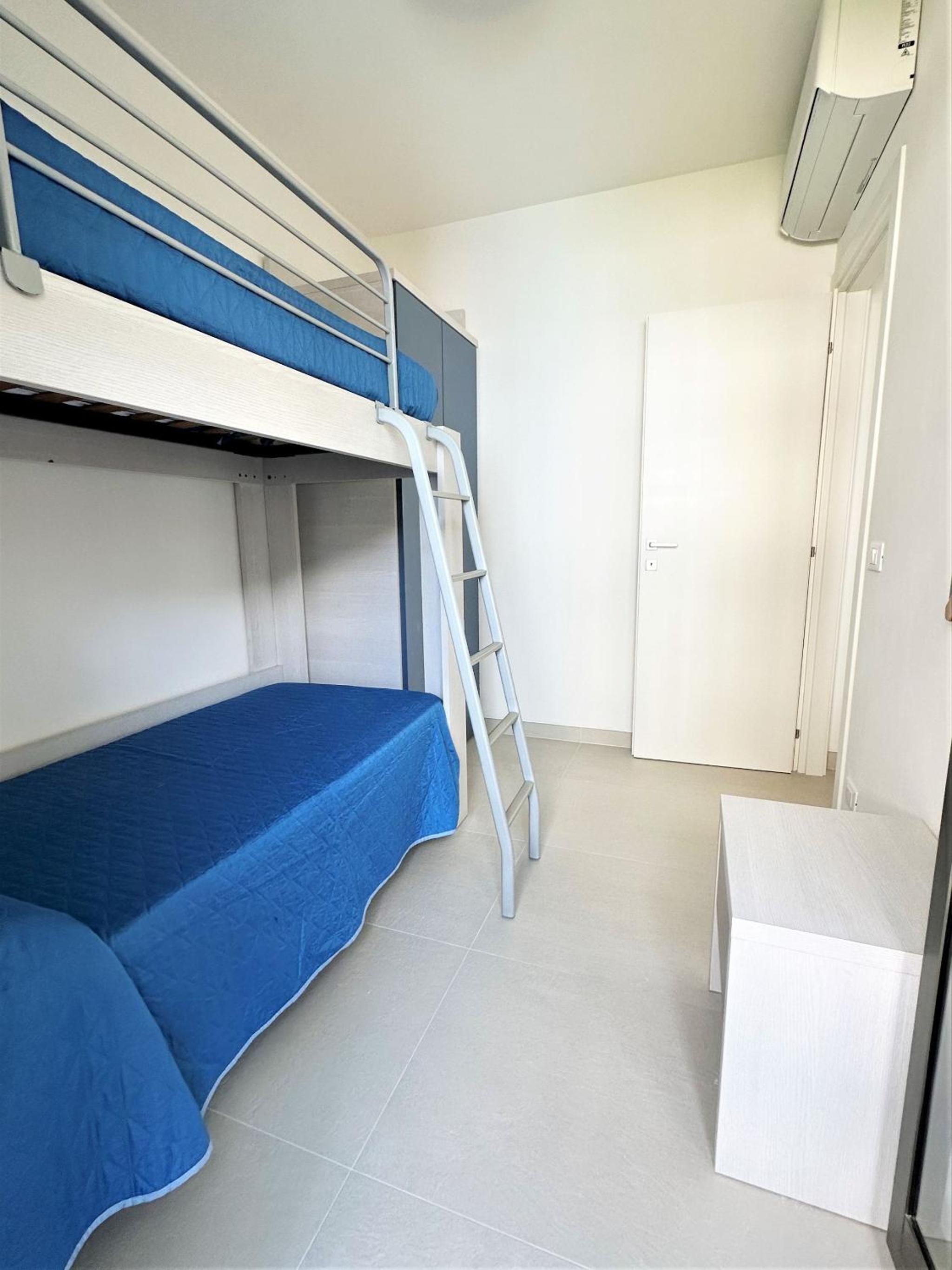 Stylish Bibione flat with pool access