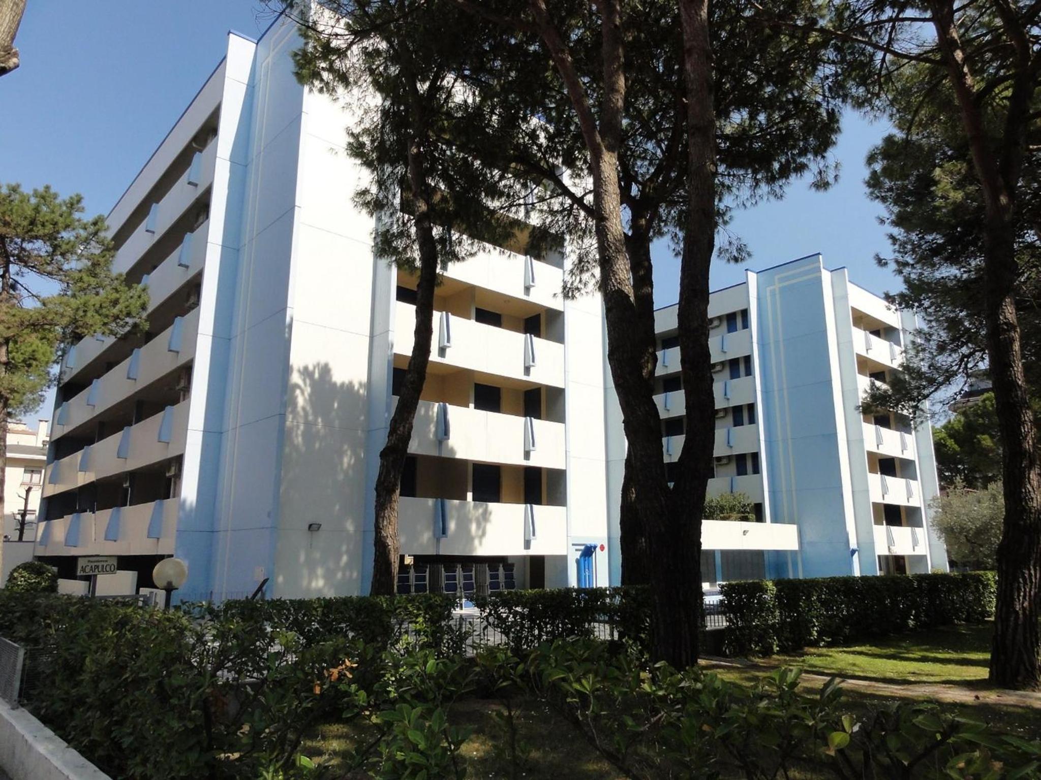 Stylish Bibione flat with pool access