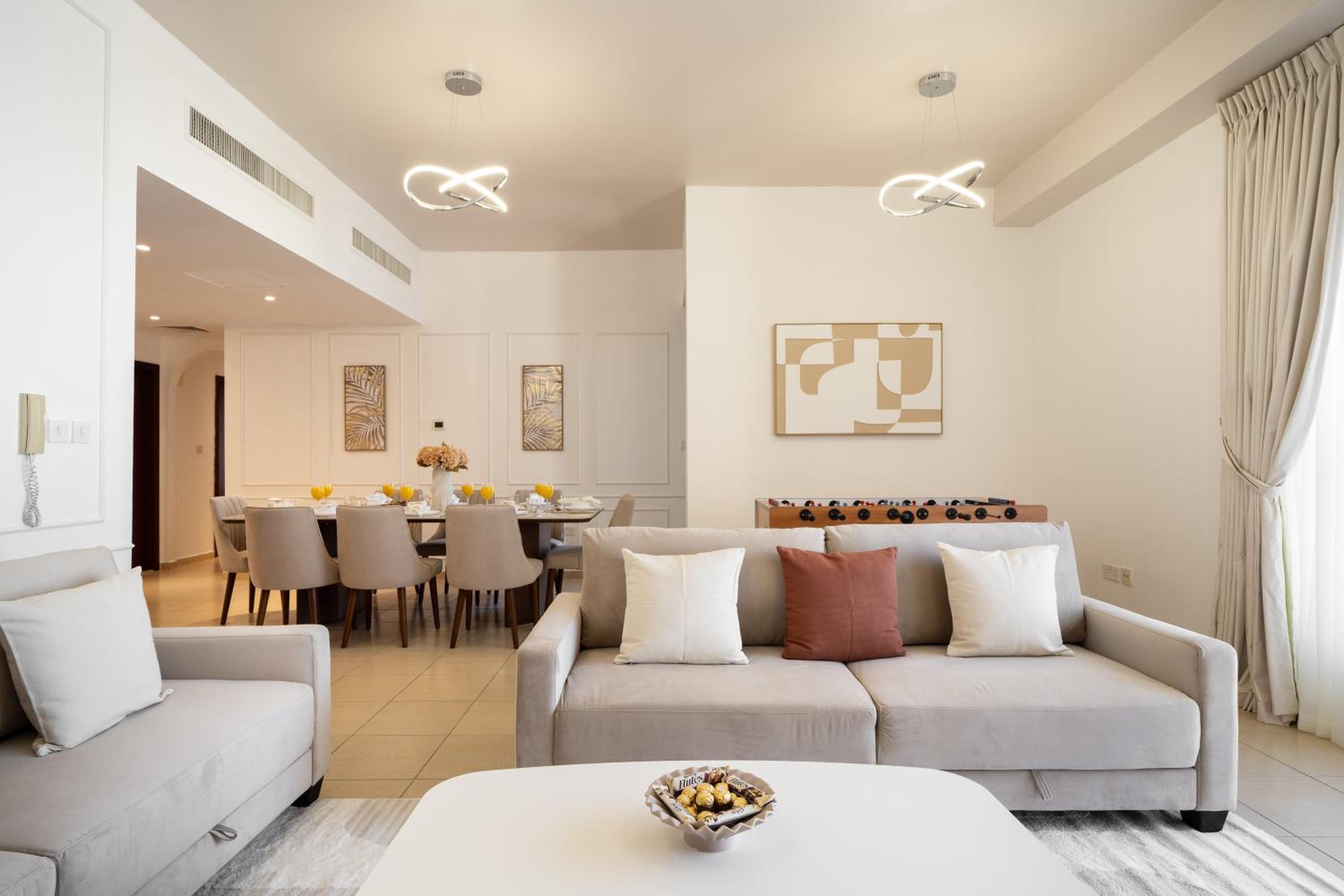 JBR Rimal By Luxe Living - Dubai Eye View