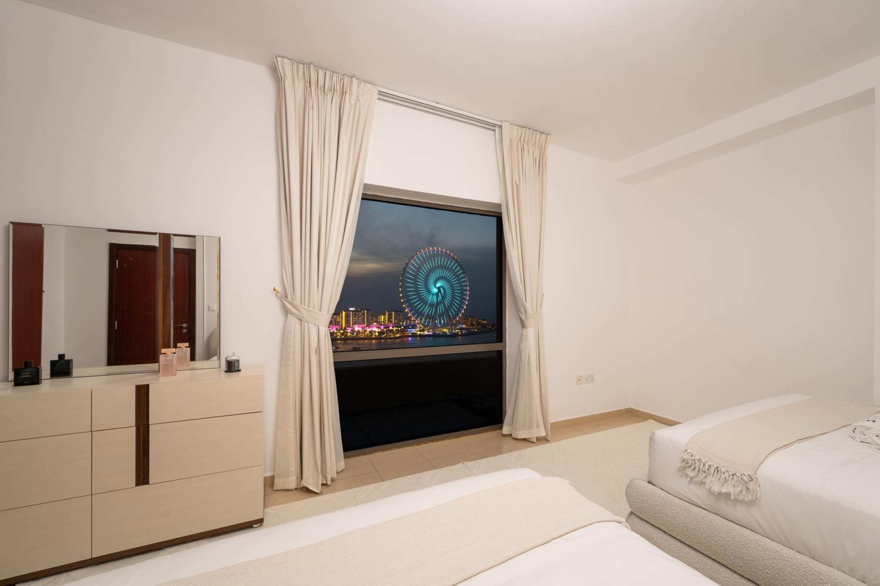 JBR Rimal By Luxe Living - Dubai Eye View