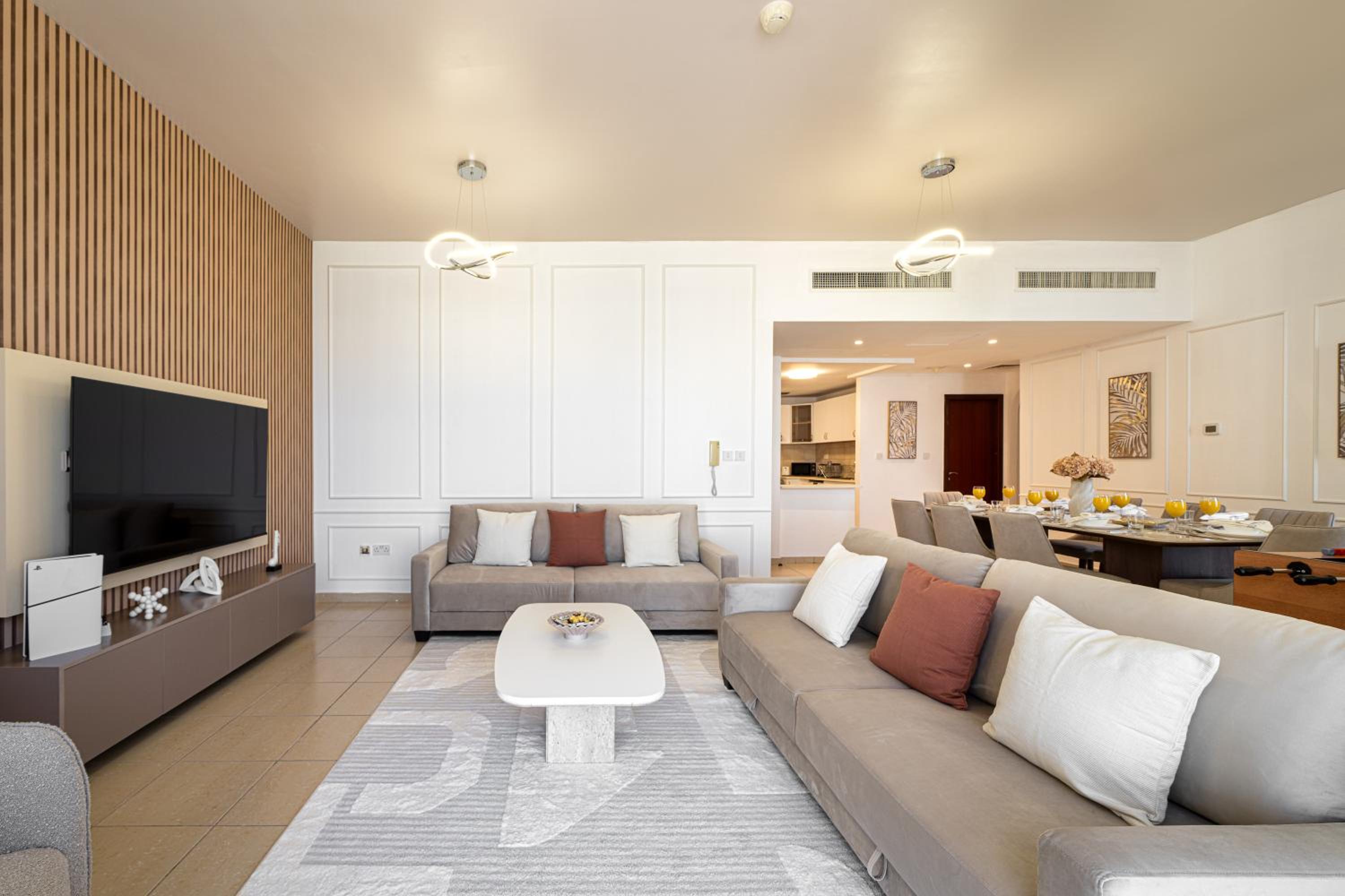 JBR Rimal By Luxe Living - Dubai Eye View