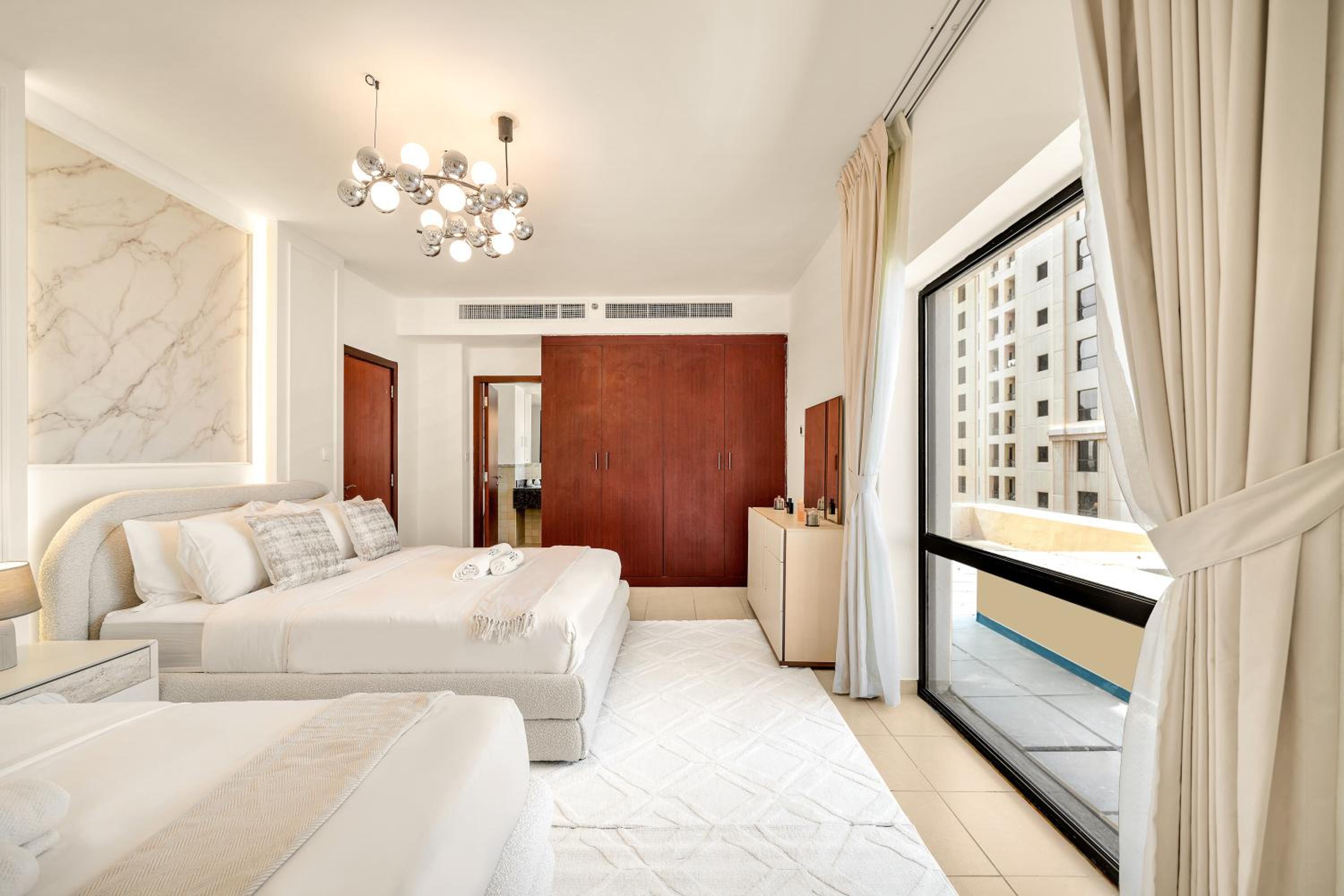 JBR Rimal By Luxe Living - Dubai Eye View