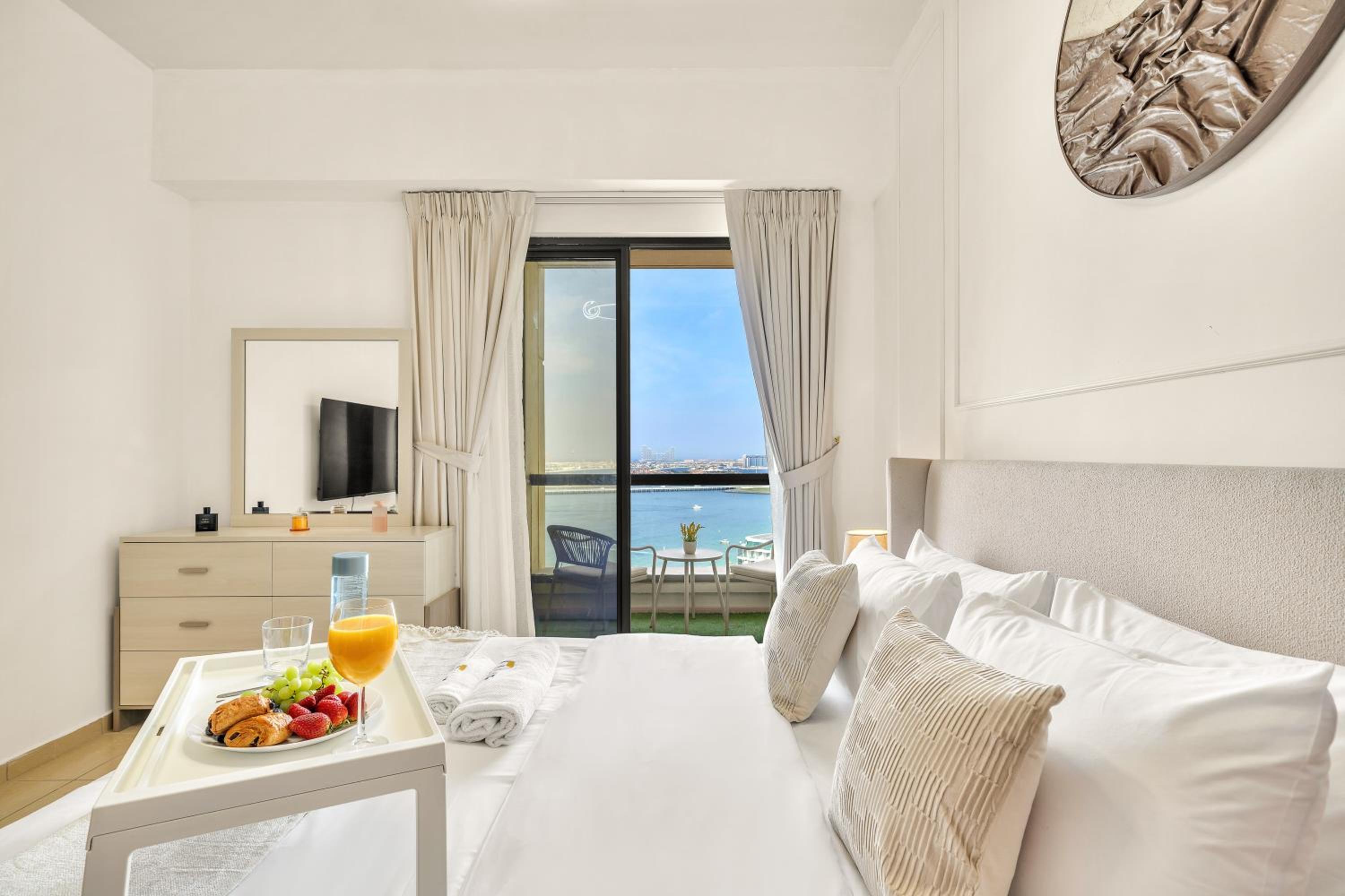JBR Rimal By Luxe Living - Dubai Eye View