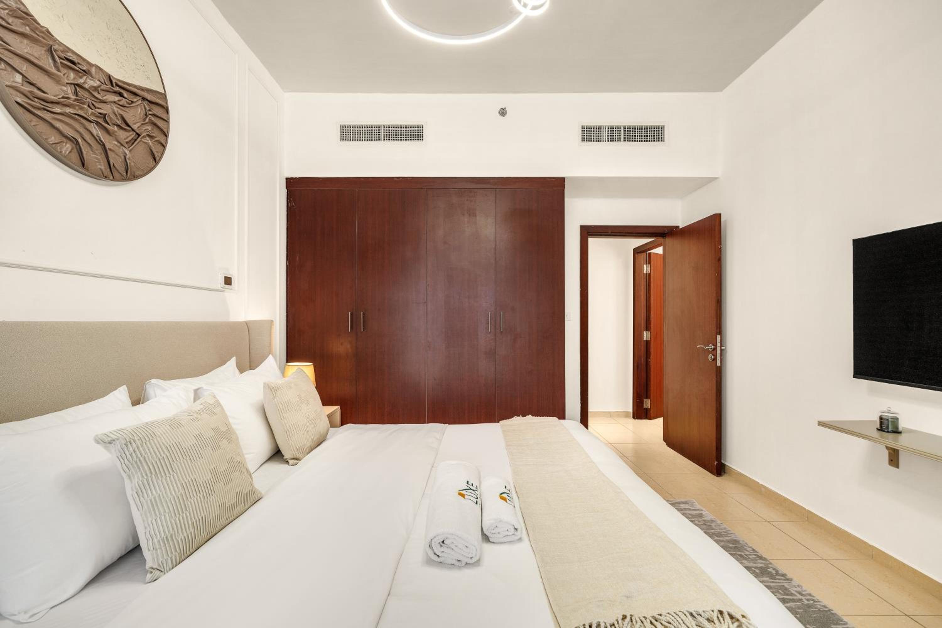 JBR Rimal By Luxe Living - Dubai Eye View