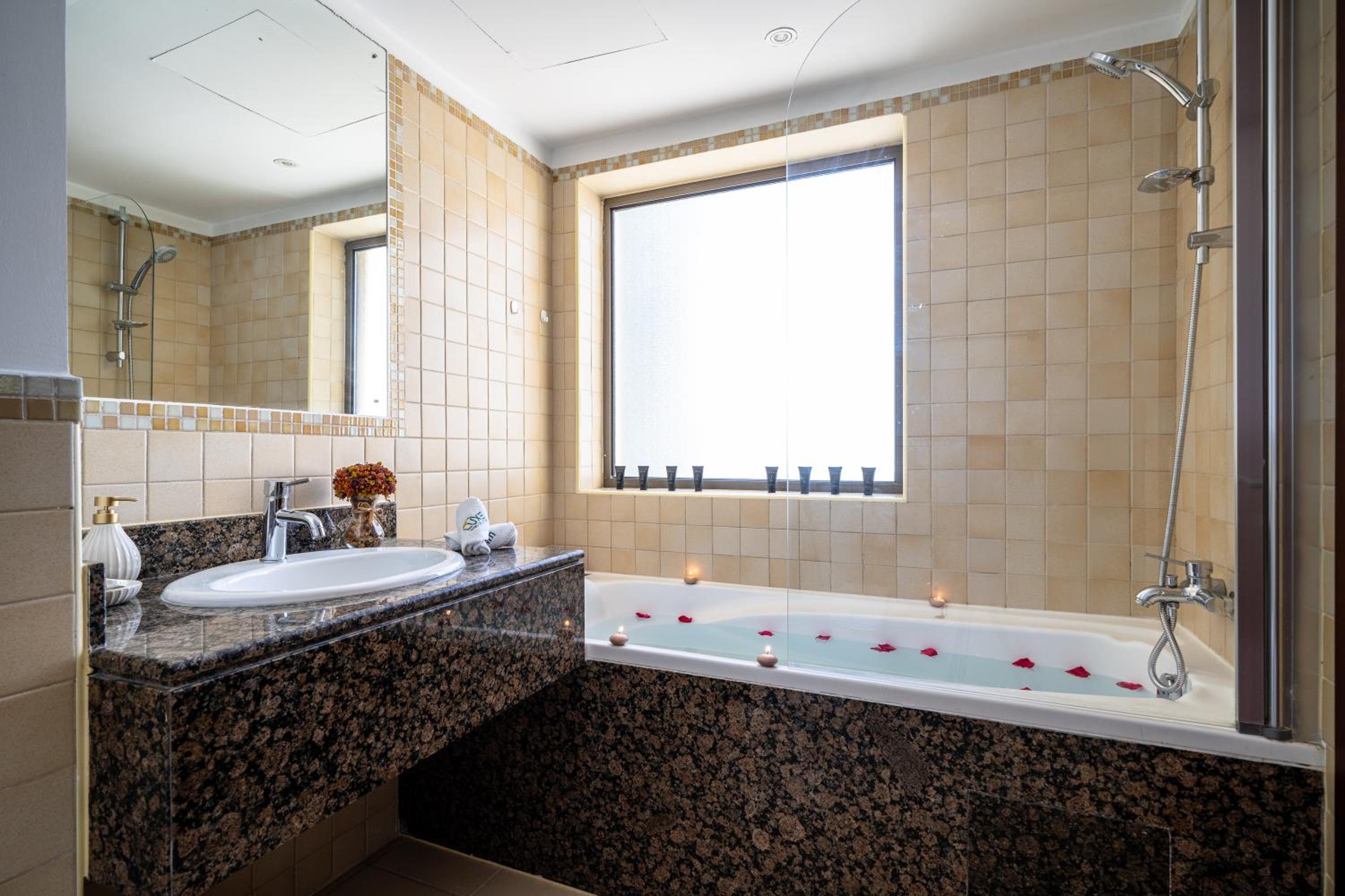 JBR Rimal By Luxe Living - Dubai Eye View