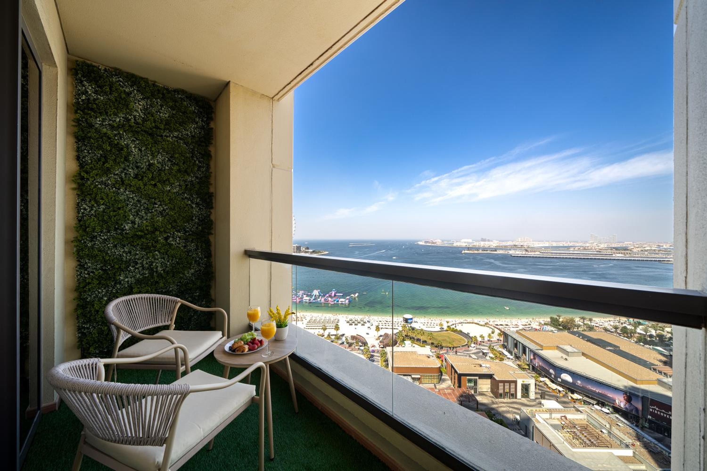 JBR Rimal By Luxe Living - Dubai Eye View