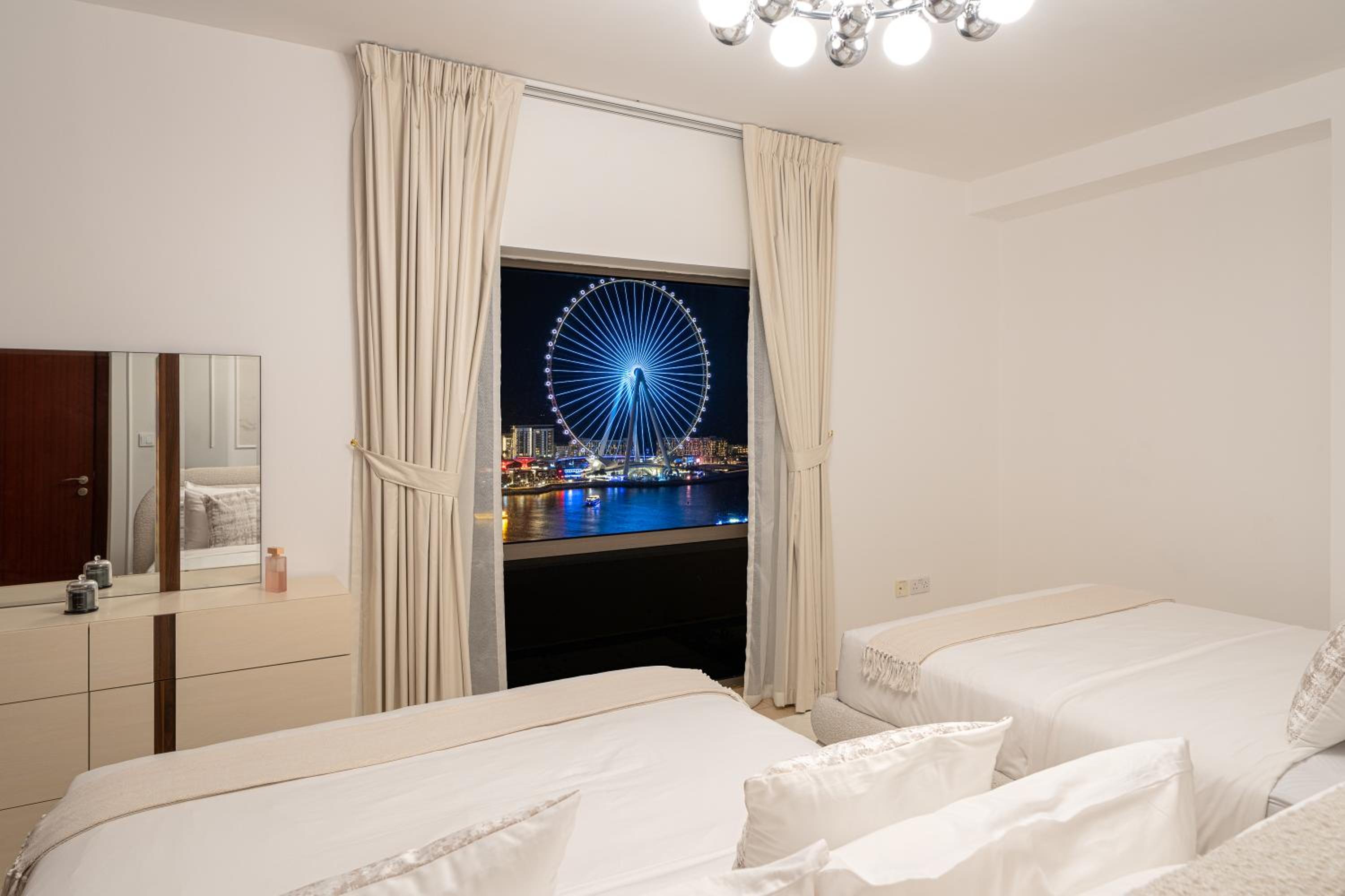 JBR Rimal By Luxe Living - Dubai Eye View
