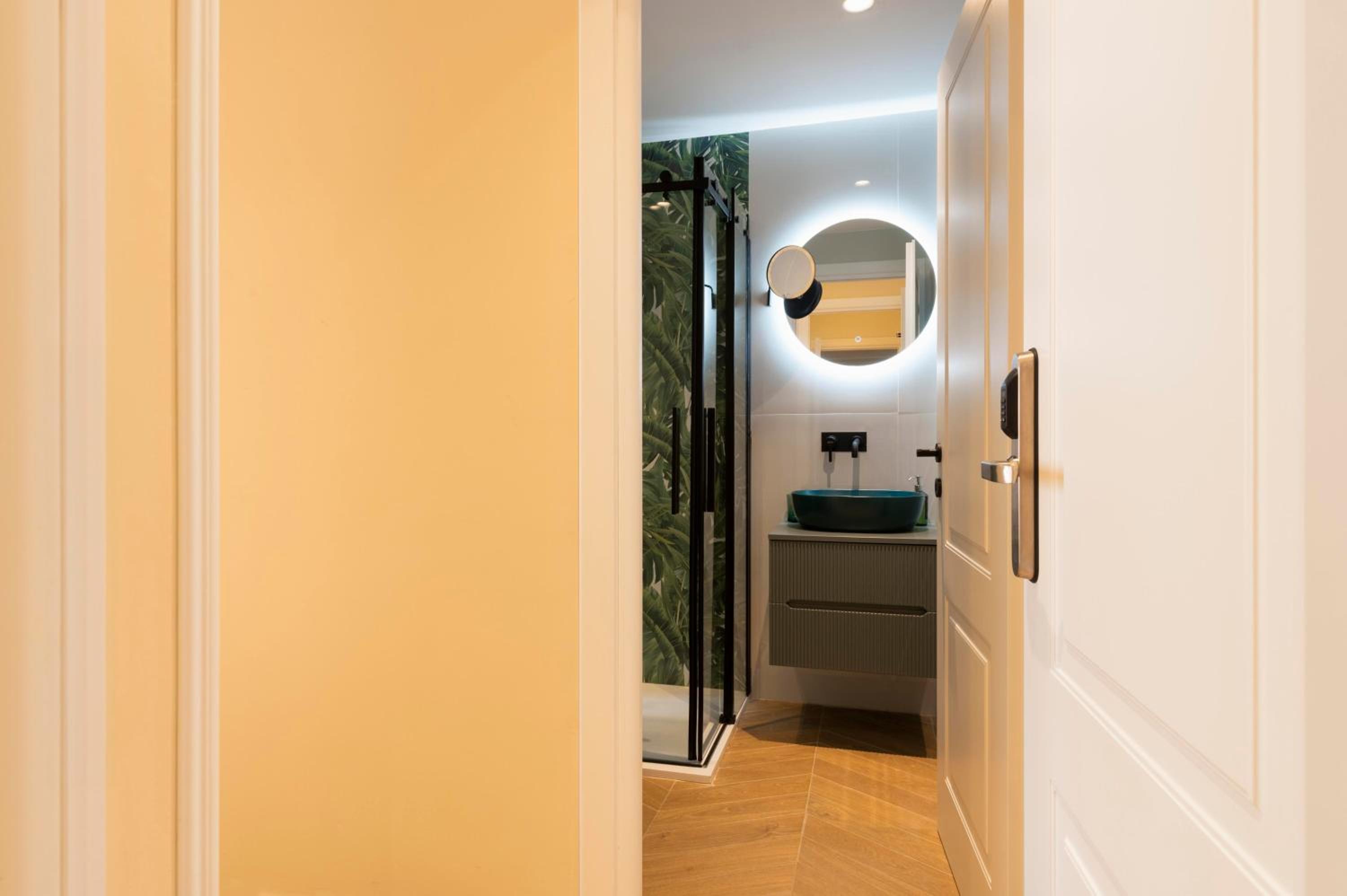 Termini Luxury 12 Beds Apartment