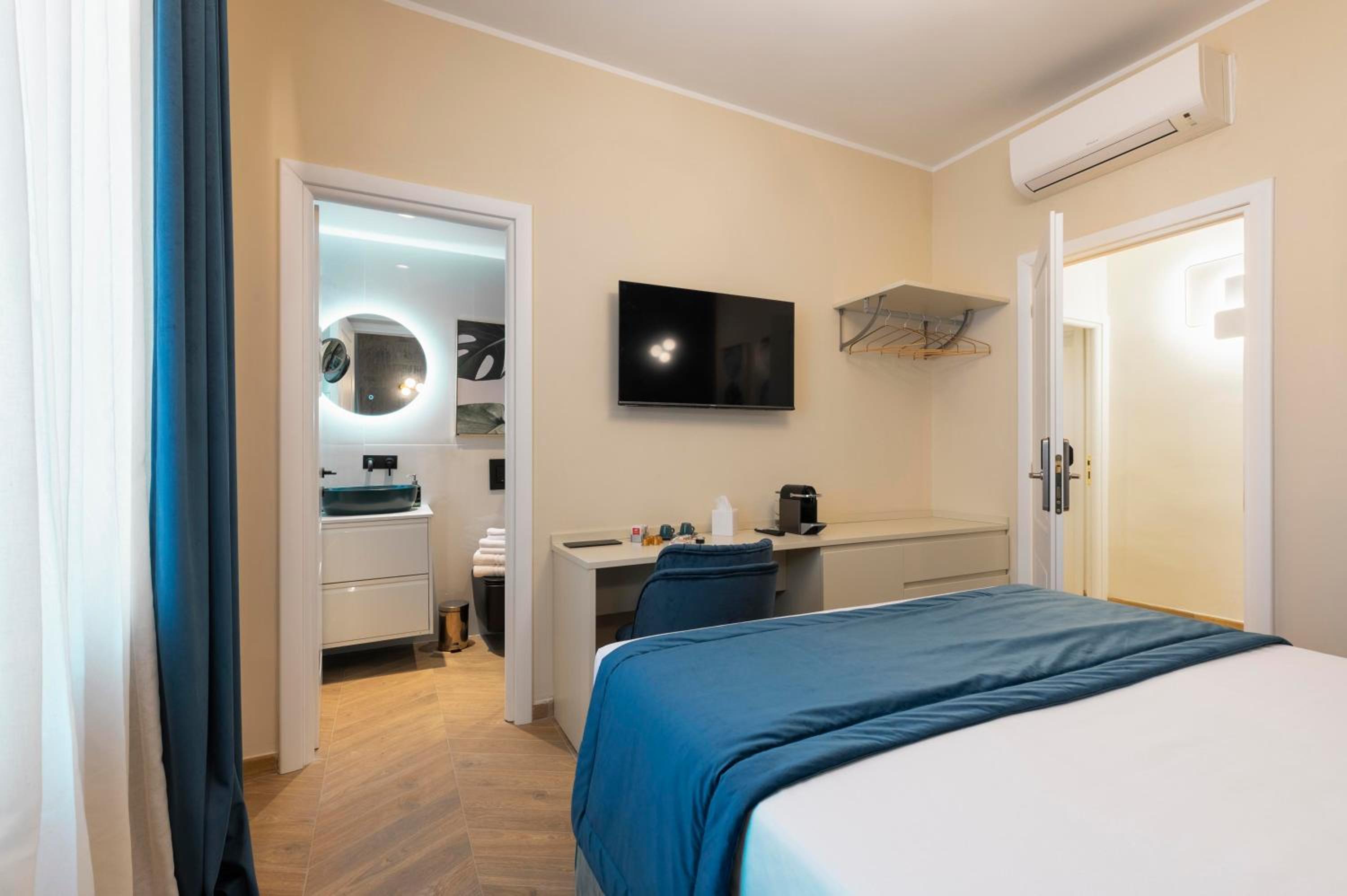 Termini Luxury 12 Beds Apartment