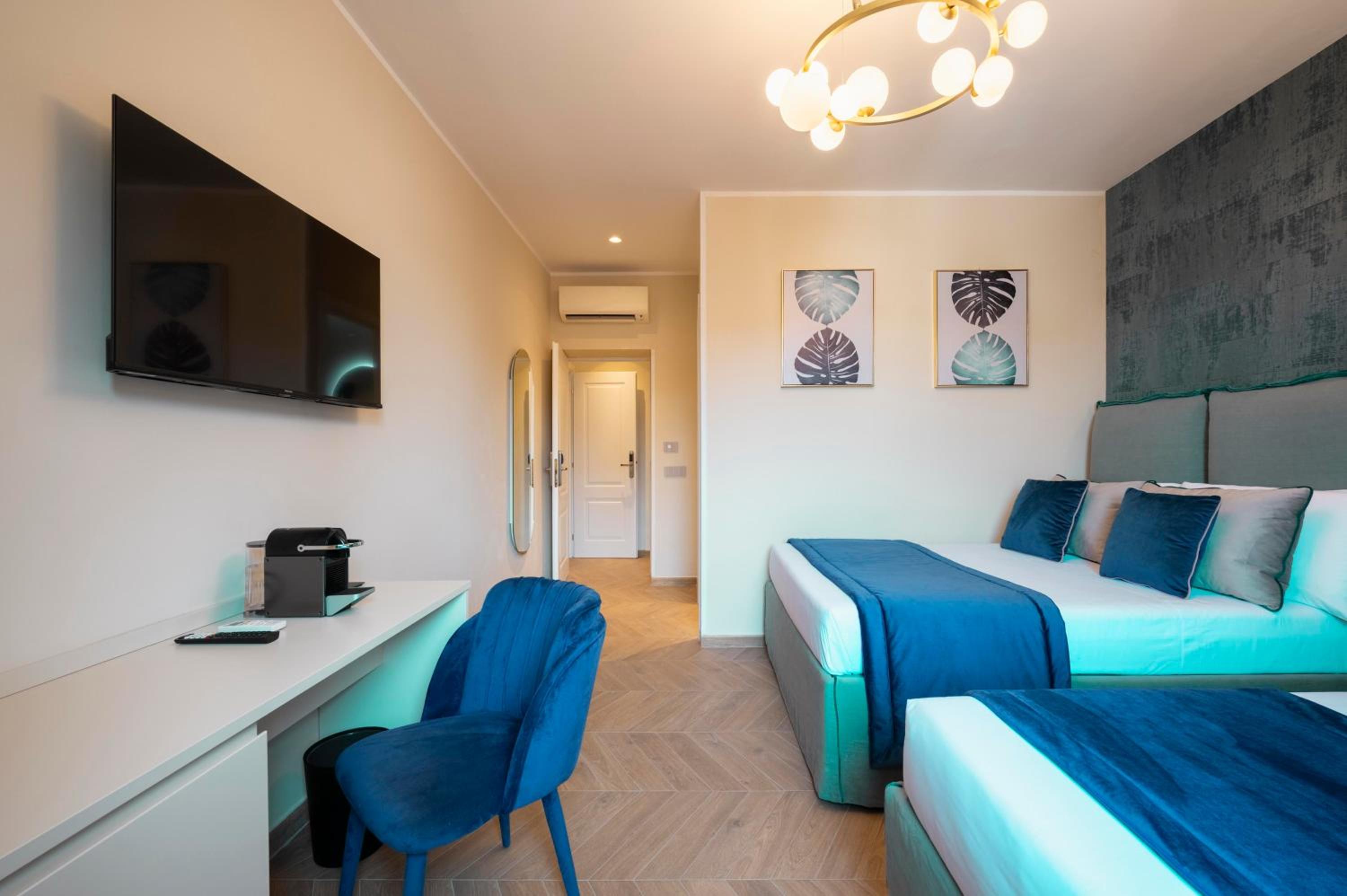 Termini Luxury 12 Beds Apartment