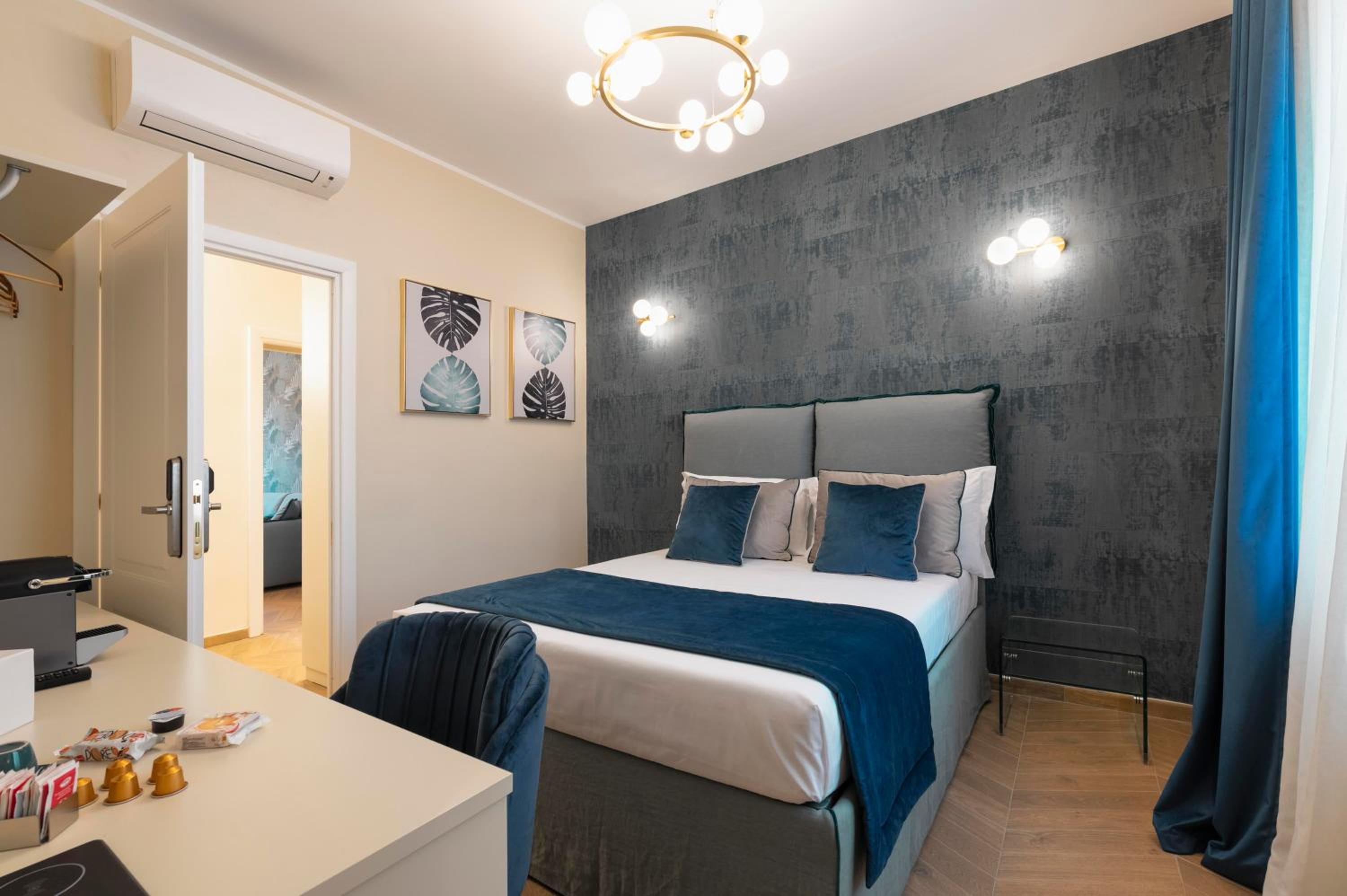 Termini Luxury 12 Beds Apartment