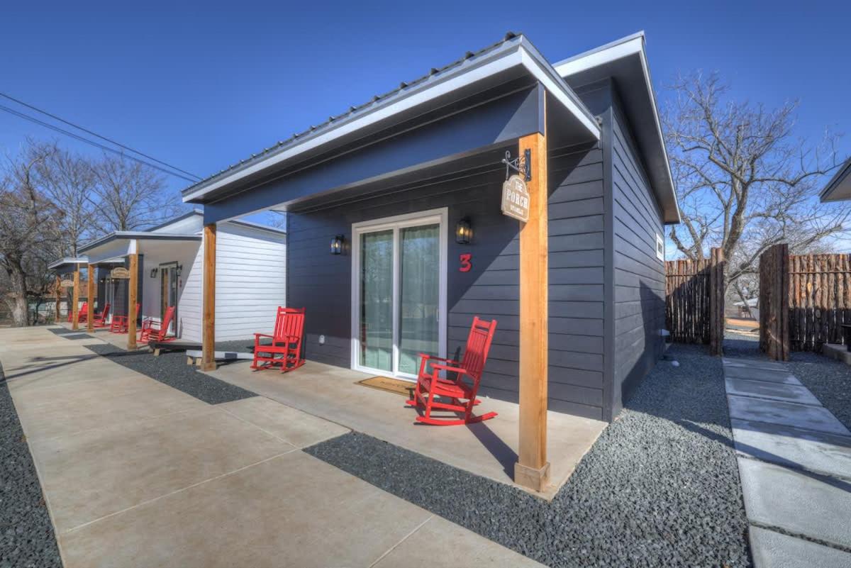 Pop 3: Hot-Tub, Close to Main St