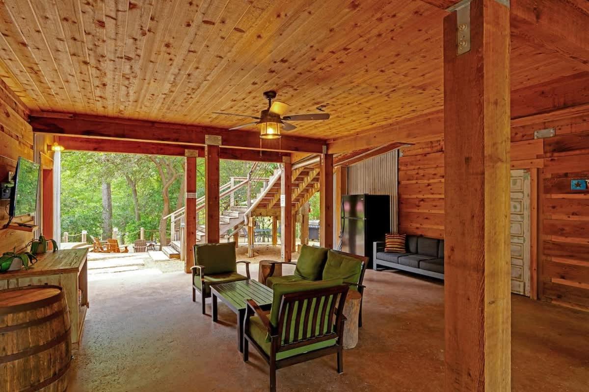 Life is Gruene-Riverfront Luxury-1Mi To GrueneHall