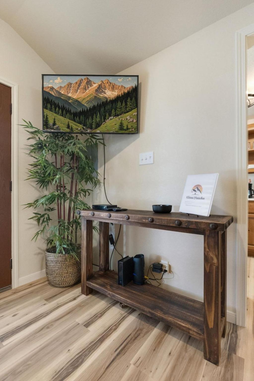 Kleines Hauschen - Cozy hideaway 6 min to Downtown