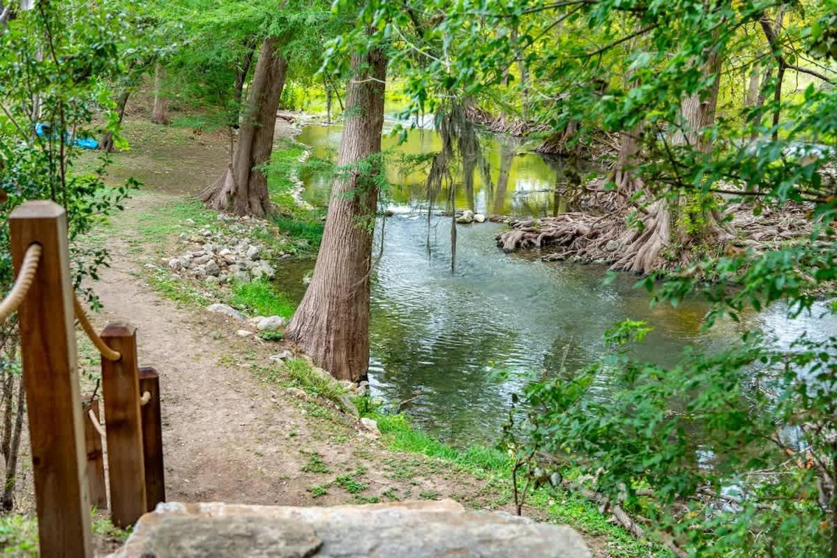 Life is Gruene-Riverfront Luxury-1Mi To GrueneHall
