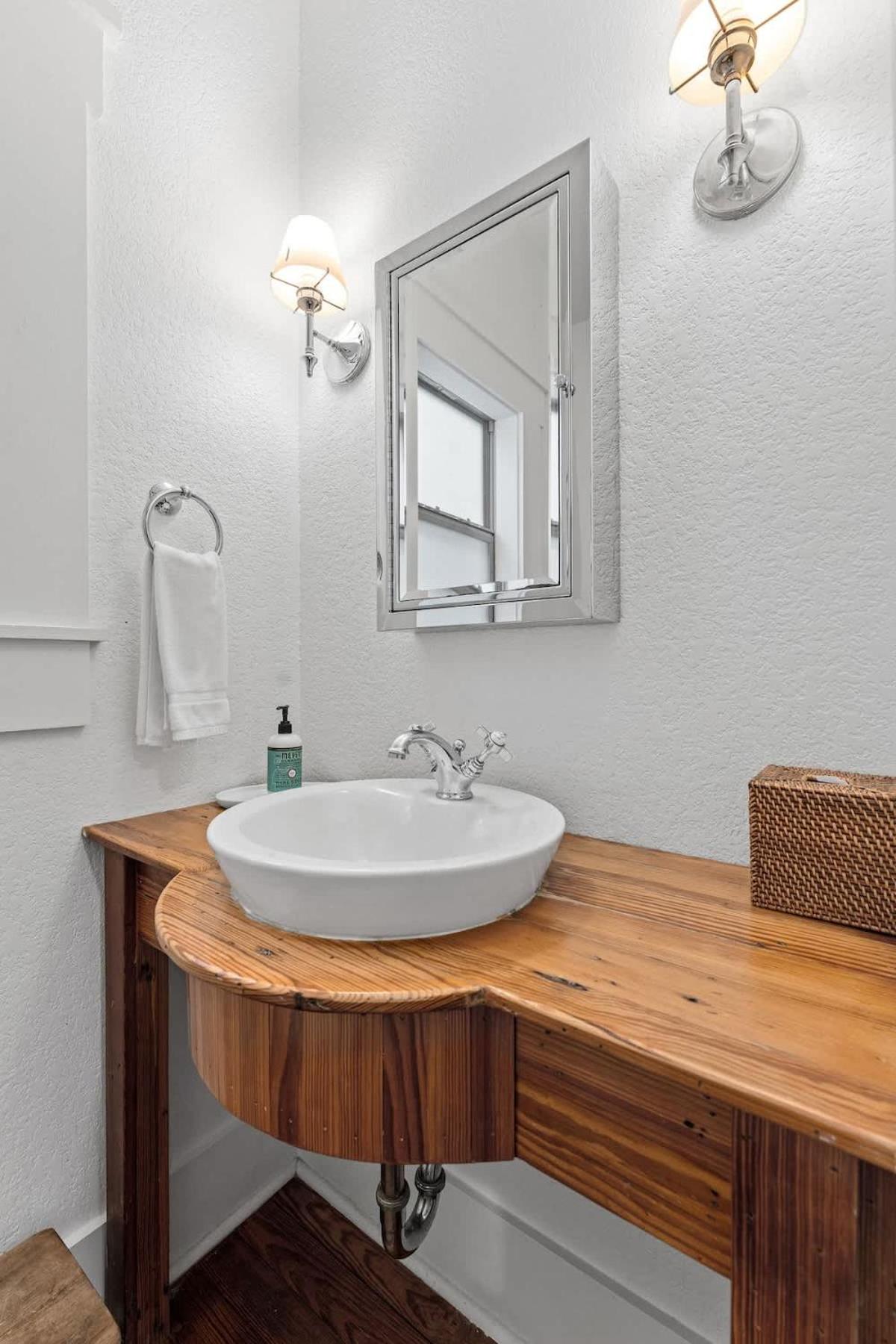 Life is Gruene-Riverfront Luxury-1Mi To GrueneHall