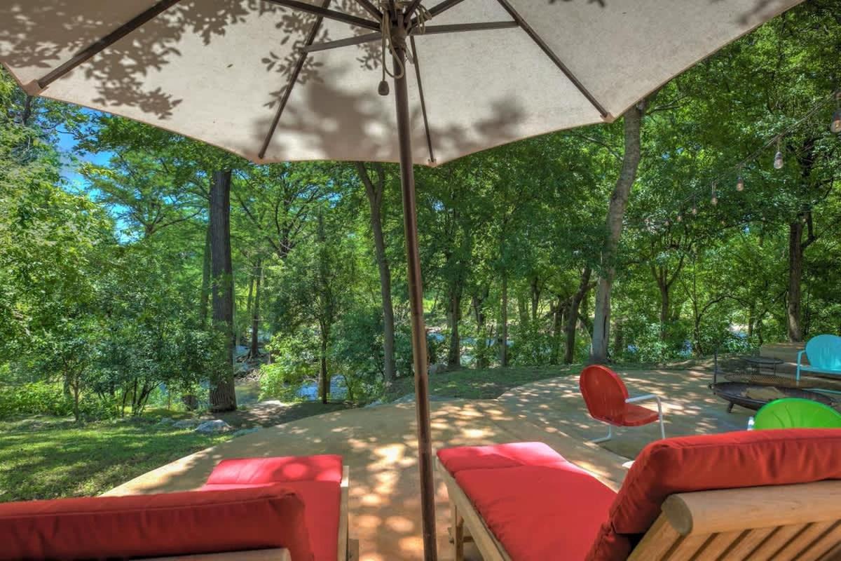 Life is Gruene-Riverfront Luxury-1Mi To GrueneHall