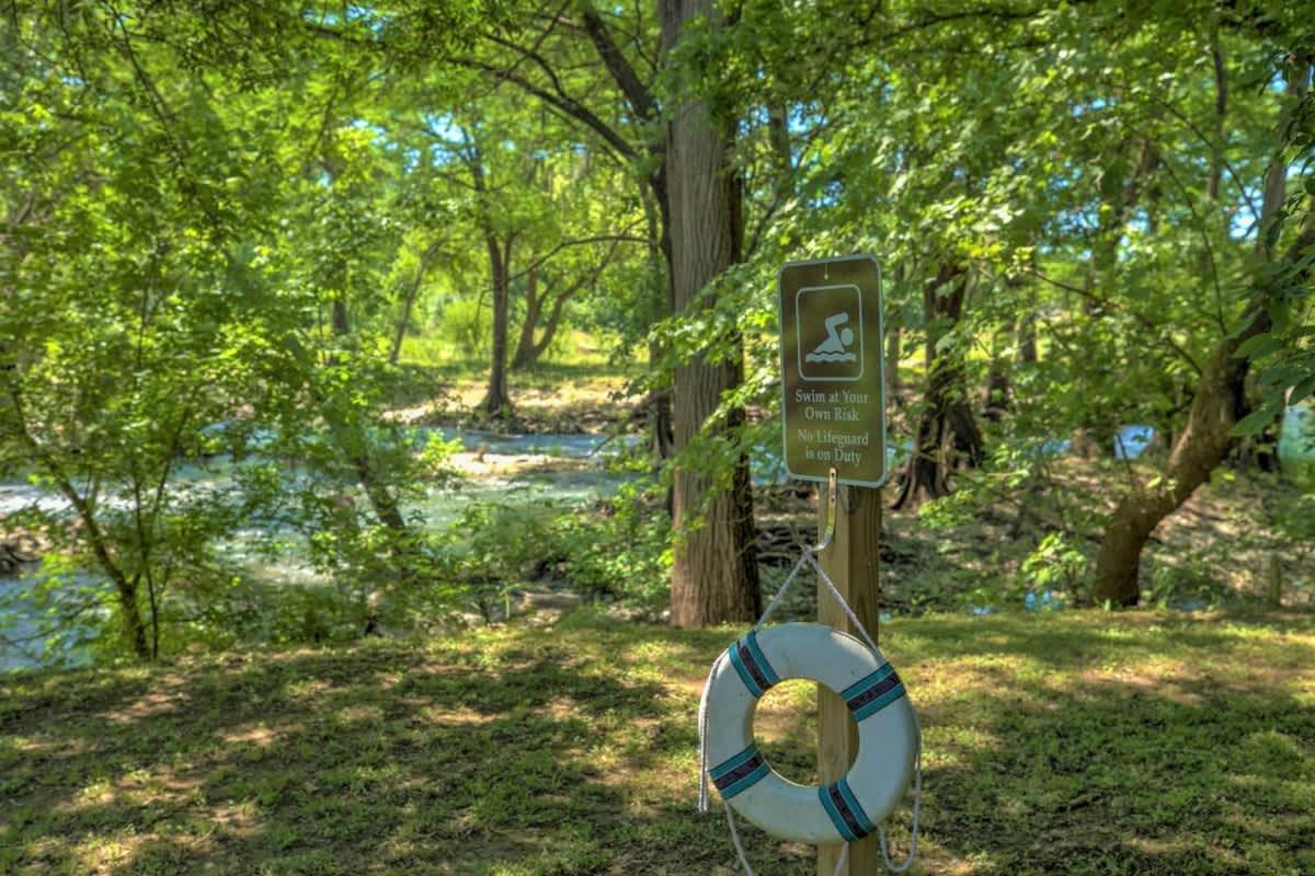 Life is Gruene-Riverfront Luxury-1Mi To GrueneHall