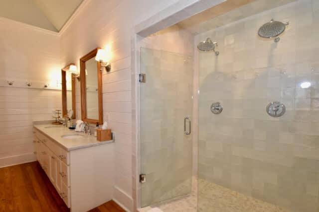 Life is Gruene-Riverfront Luxury-1Mi To GrueneHall