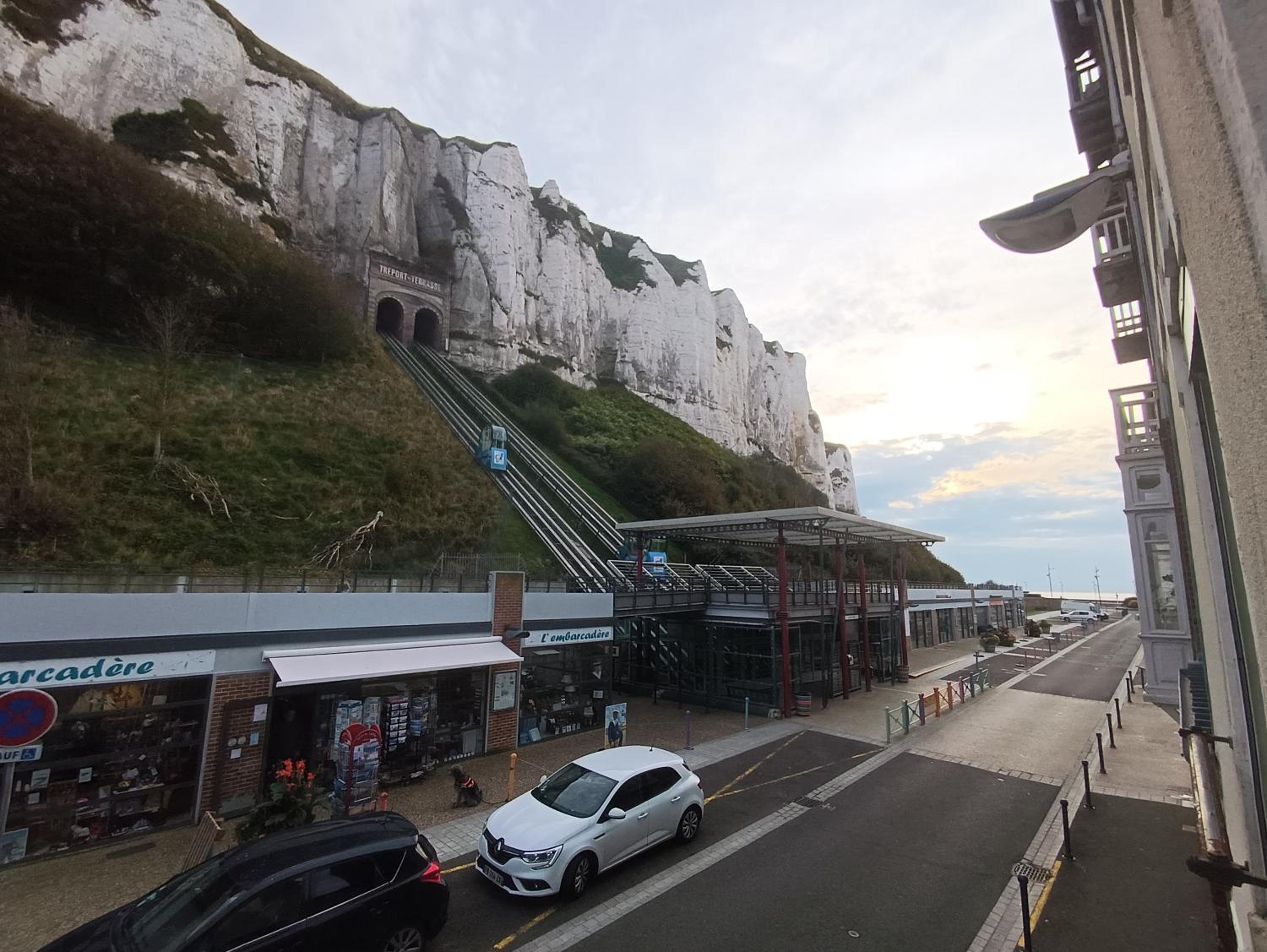 L'échappée Belle face aux Falaises