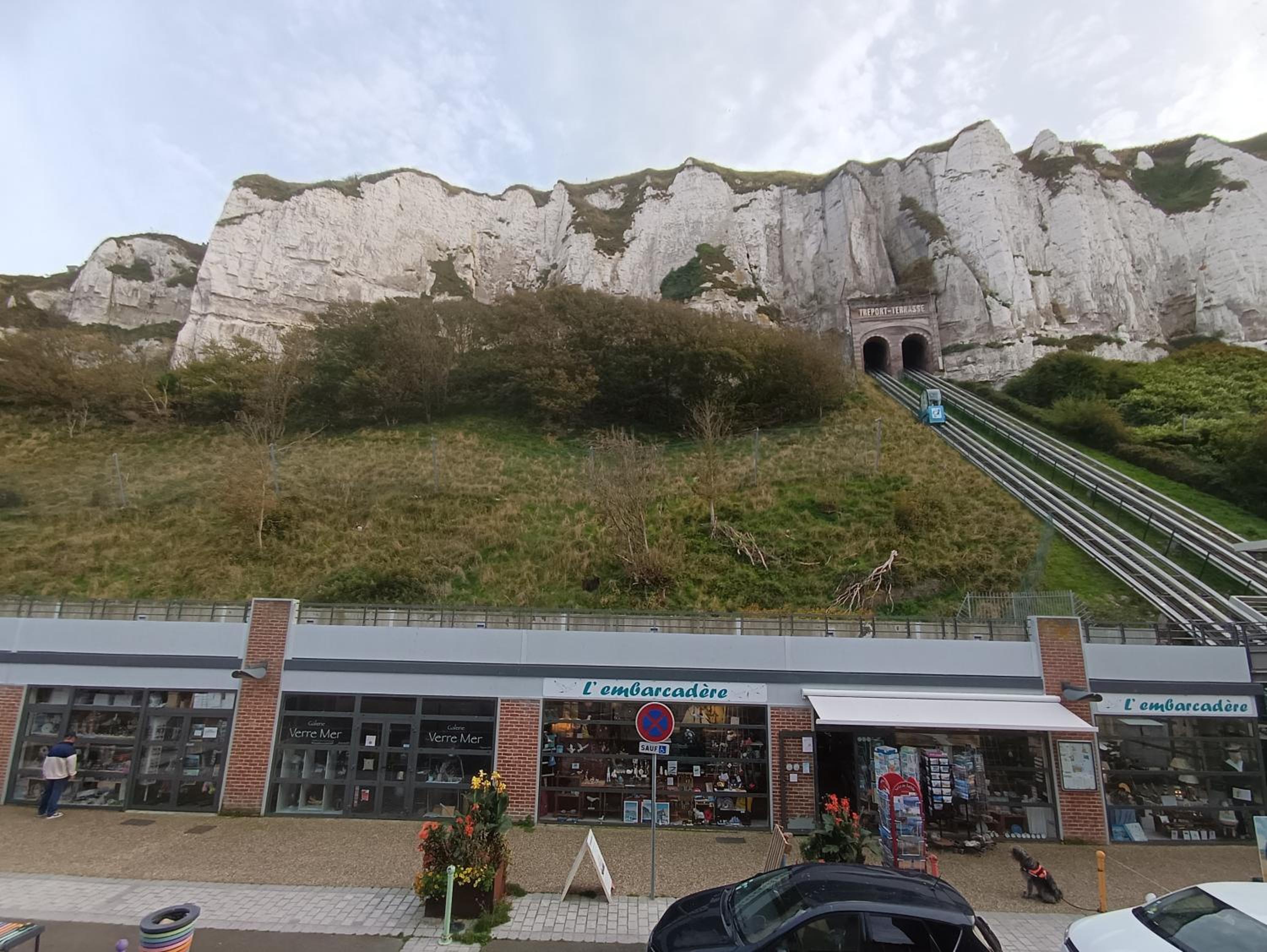 L'échappée Belle face aux Falaises