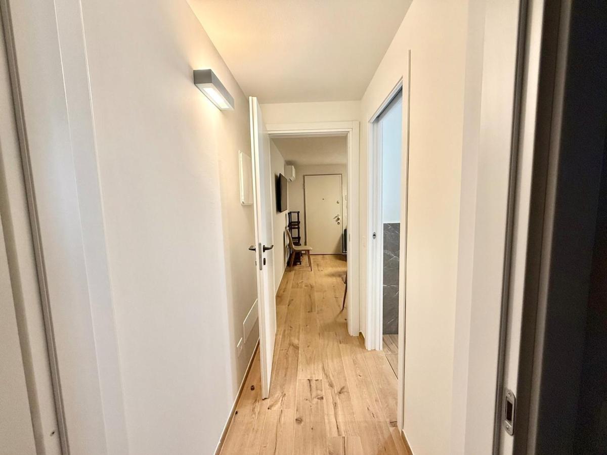 AlfieriA - Netflix-Parking-Supermarket-Centro