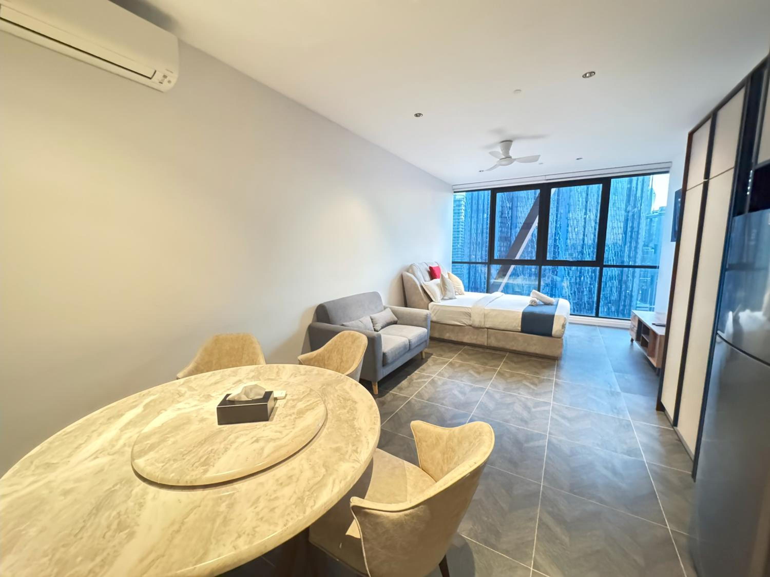 Scarletz Suites KLCC On City