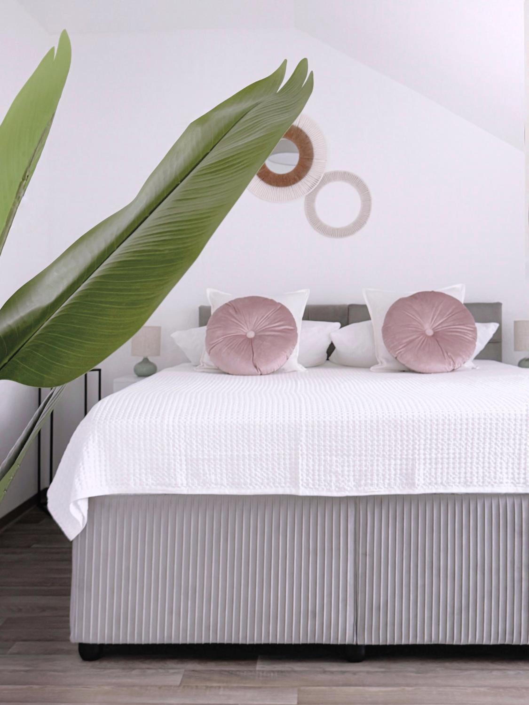 nestup - Zentrales Apartment mit Boxspringbetten, Smart-TV und ausgestatteter Küche