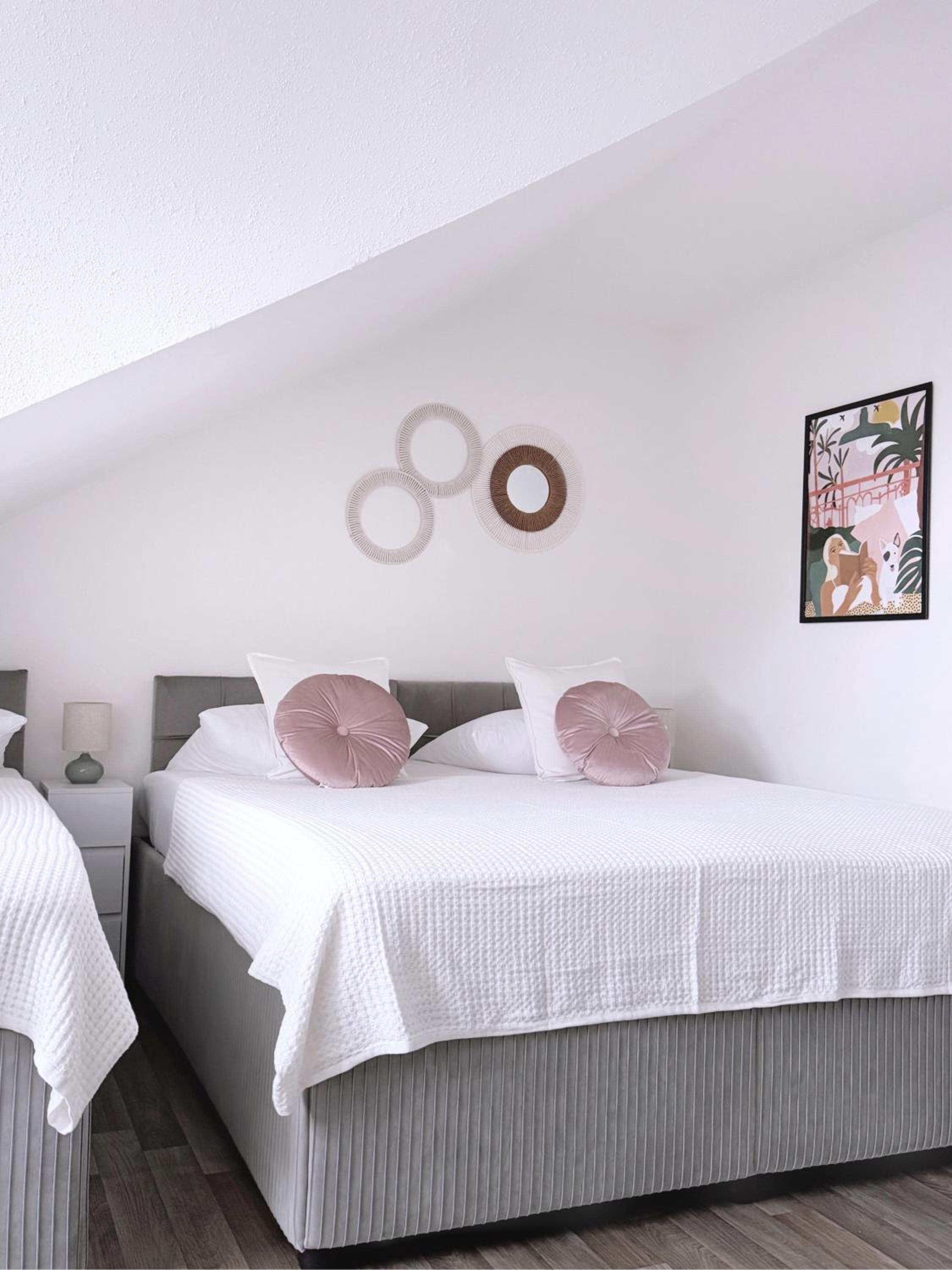 nestup - Zentrales Apartment mit Boxspringbetten, Smart-TV und ausgestatteter Küche