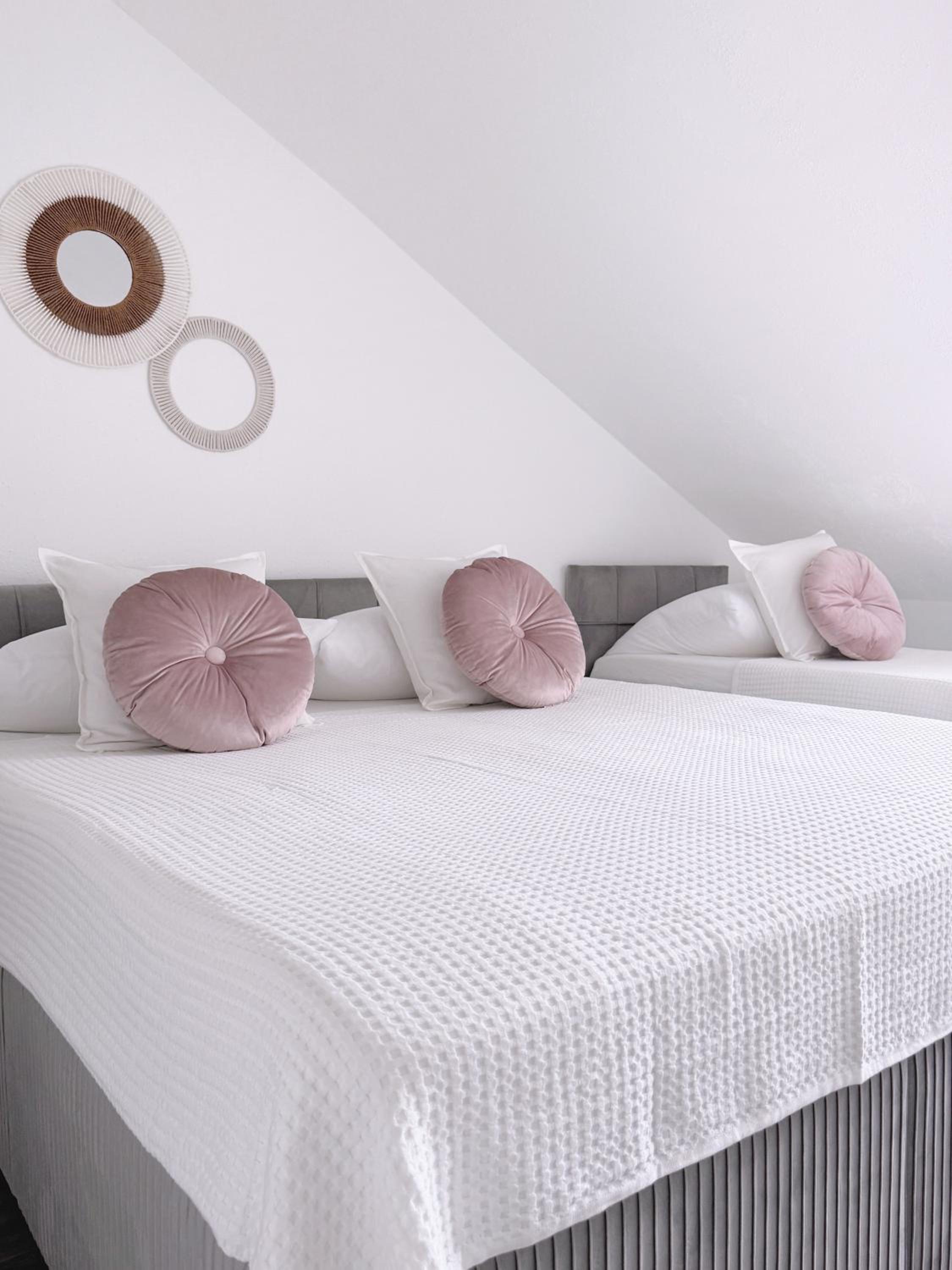 nestup - Zentrales Apartment mit Boxspringbetten, Smart-TV und ausgestatteter Küche