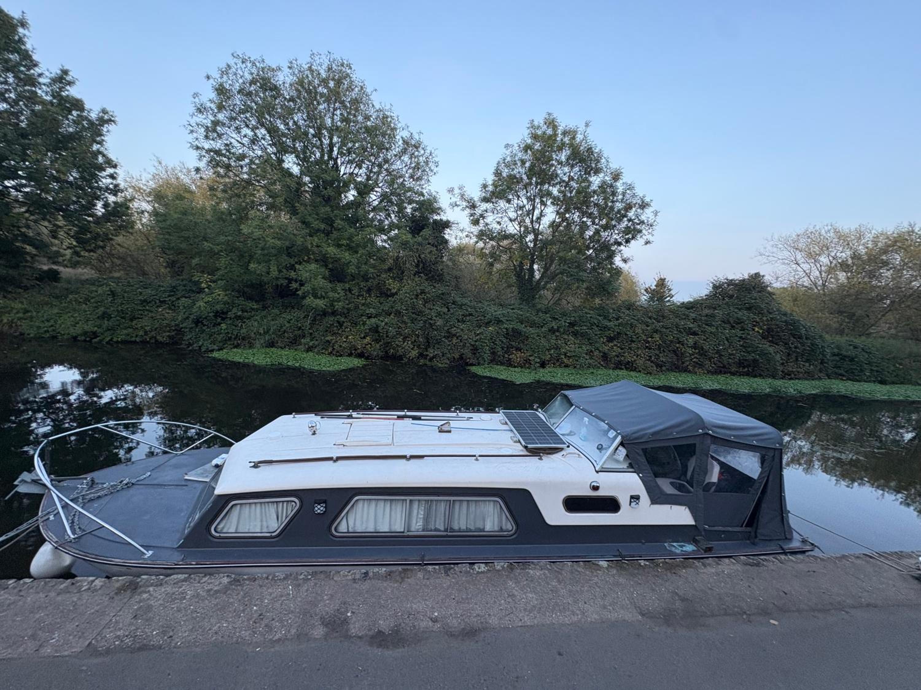 4 berth Boat house retreat in birstall, Leicester