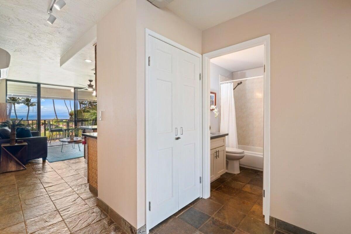 Waiohuli Beach Hale C212 · 2BD Kihei Condo Easy Beach Access