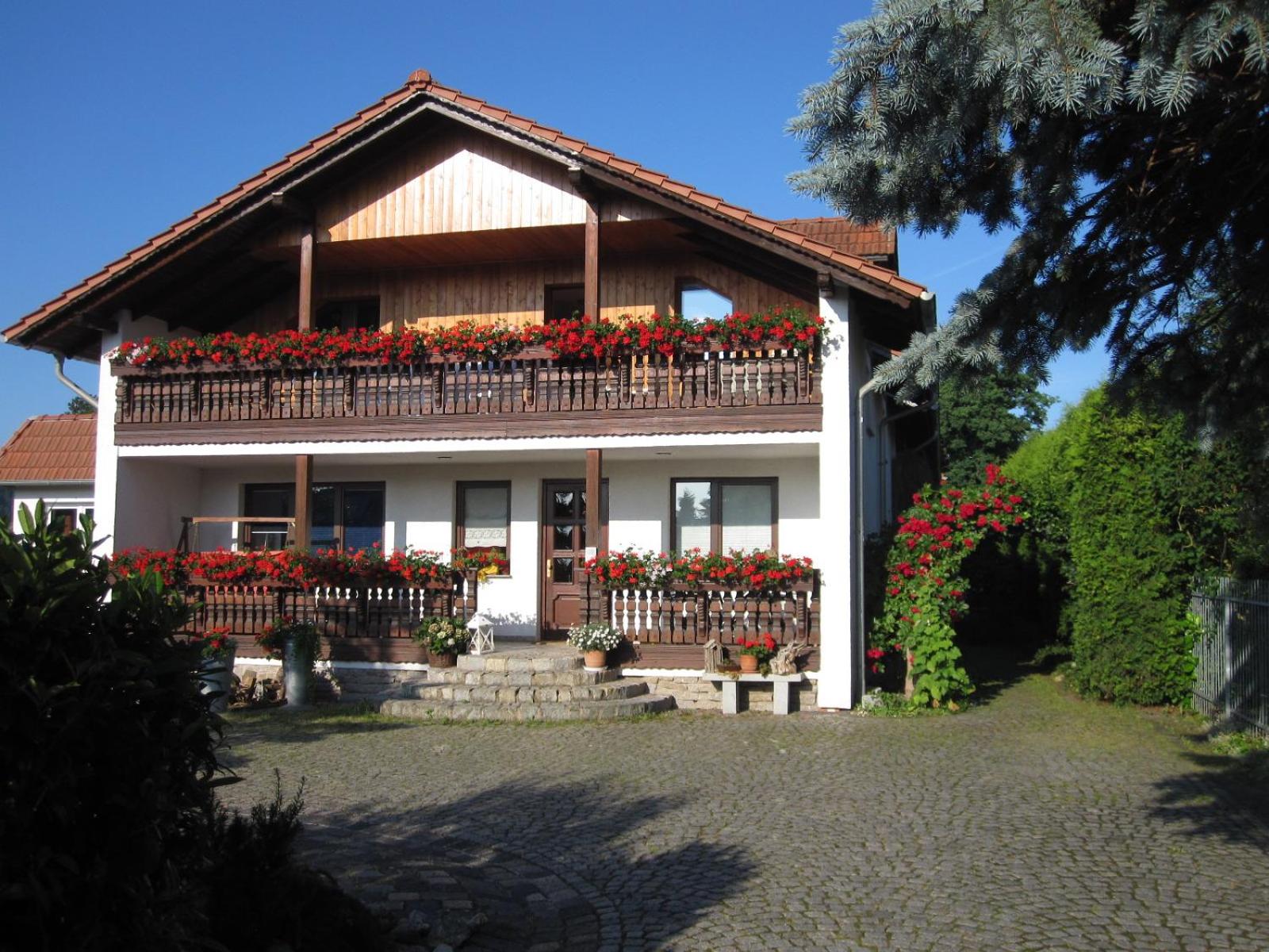 Urlaubspension 'Hohes Rott' und Apartmenthaus