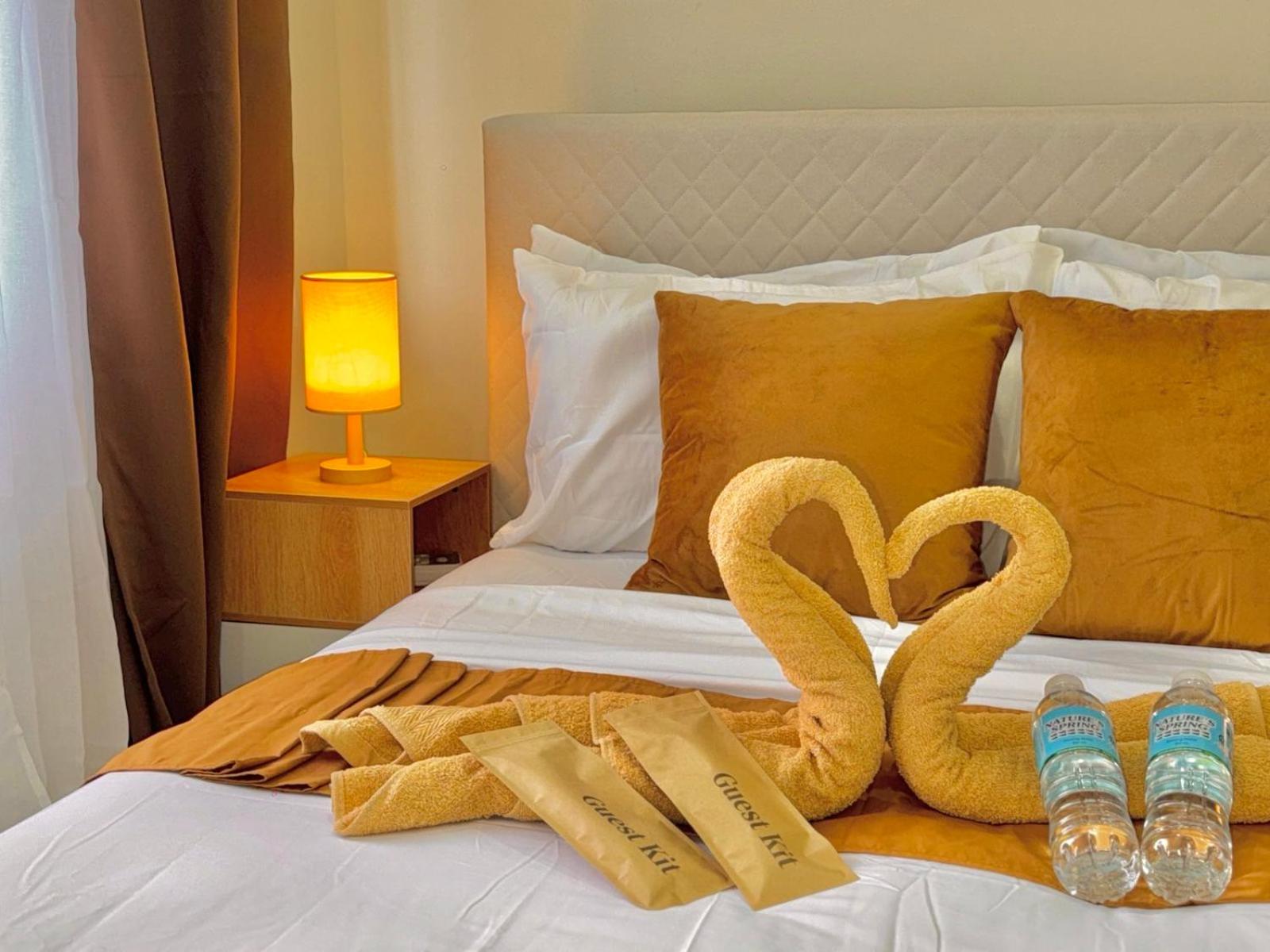 Luxe Bed Free Wi-Fi Movie streaming Pool Gym Near Airport and Mactan Newtown
