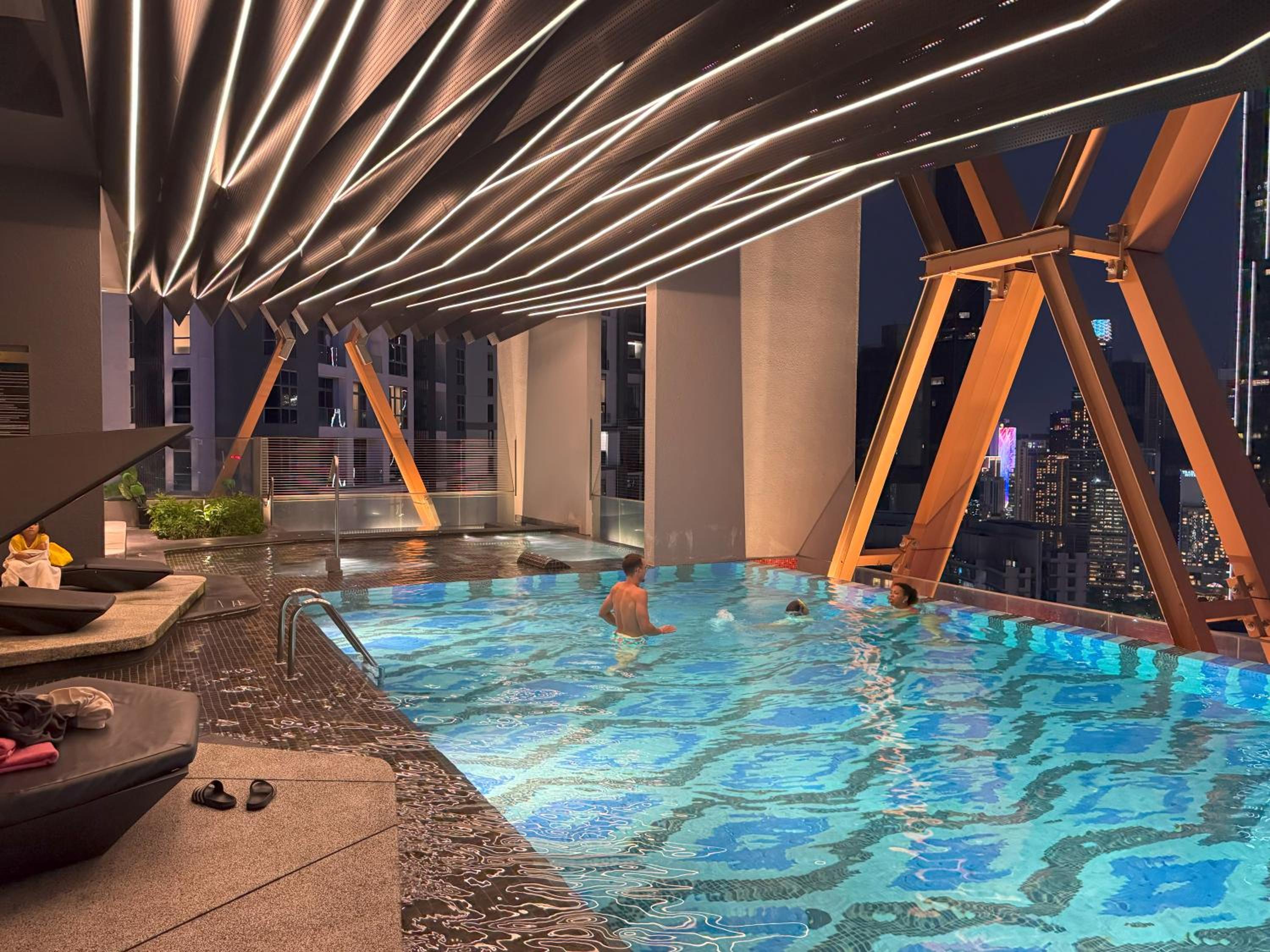 Scarletz Suites KLCC On City
