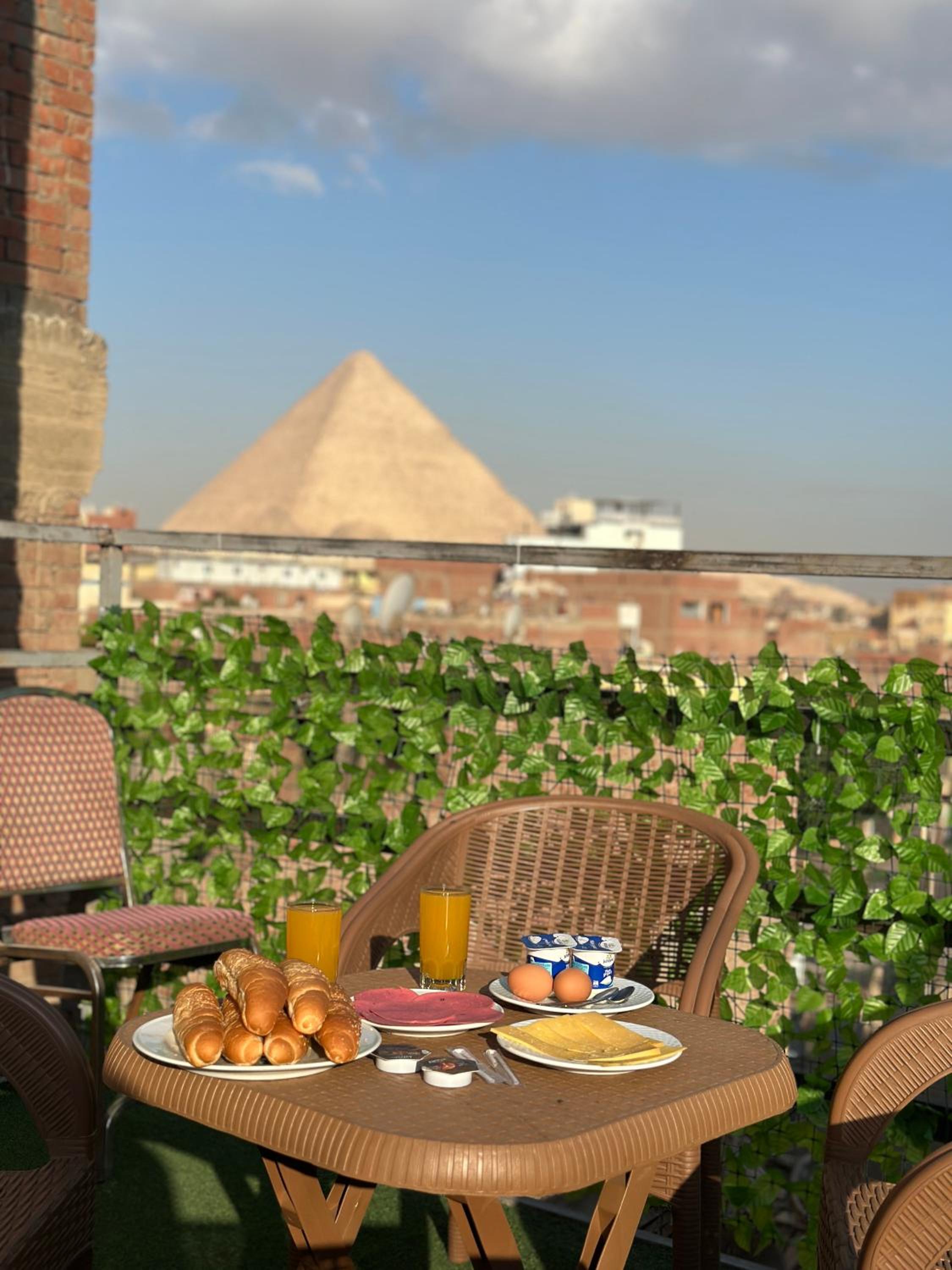 Great Pyramids view Lodge