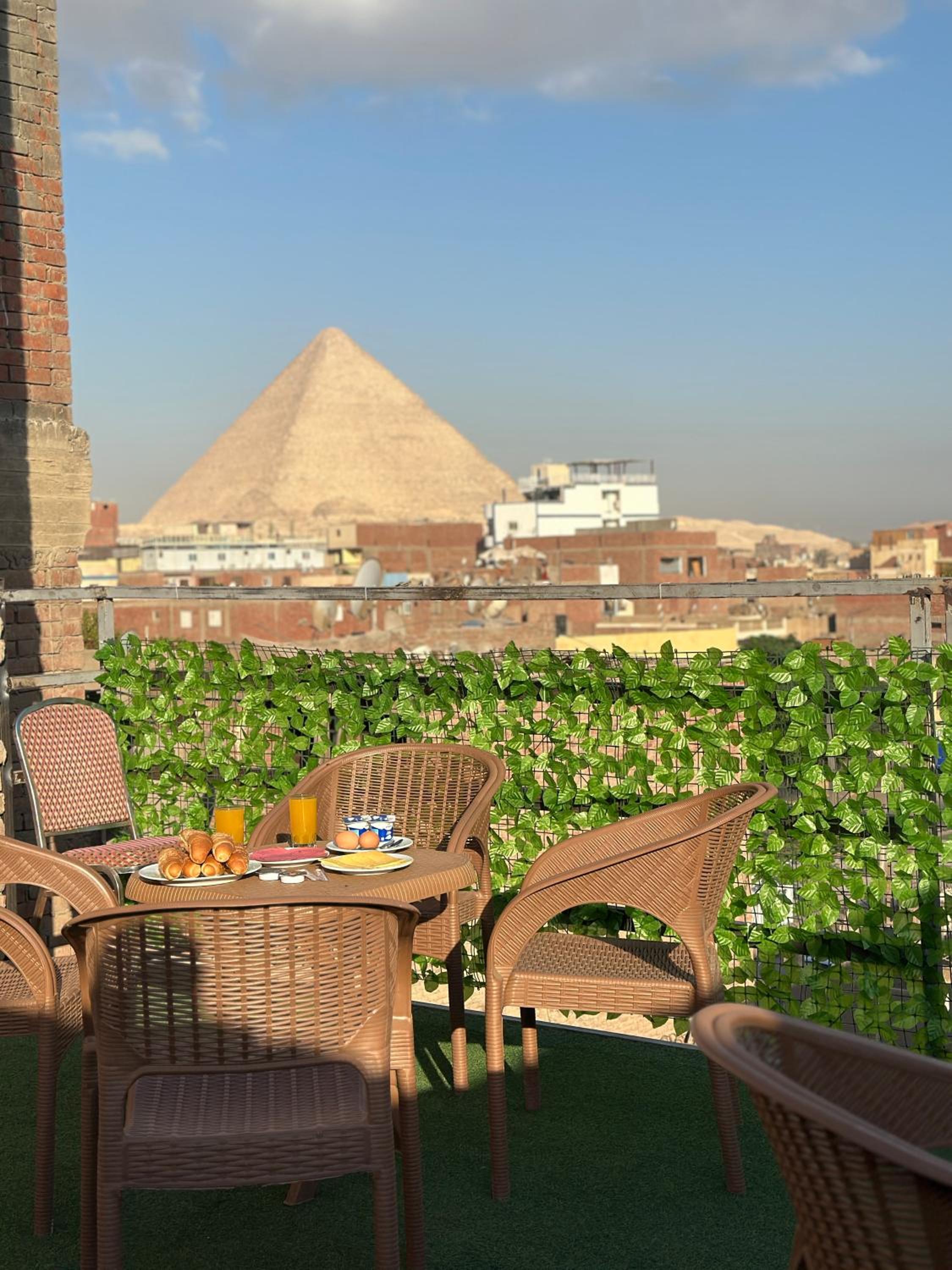 Great Pyramids view Lodge