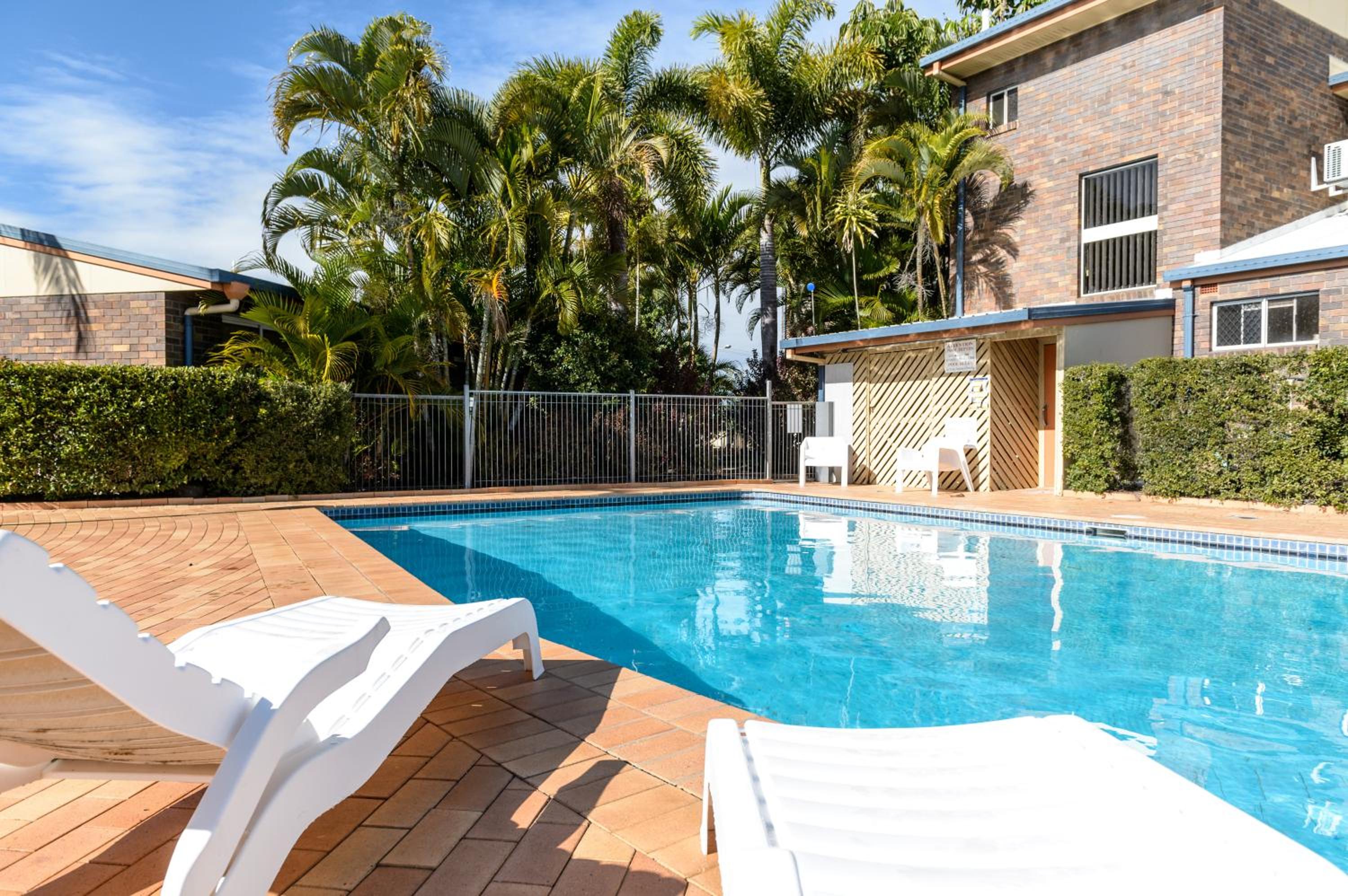 Smart Motels Bert Hinkler Bundaberg view 2