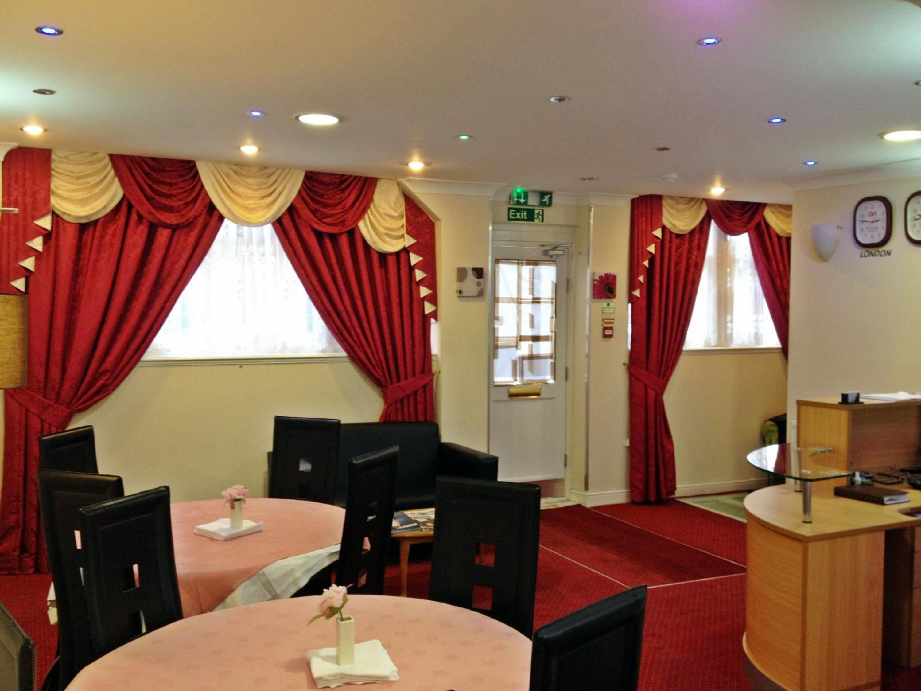 City View Hotel - Roman Road Market 2