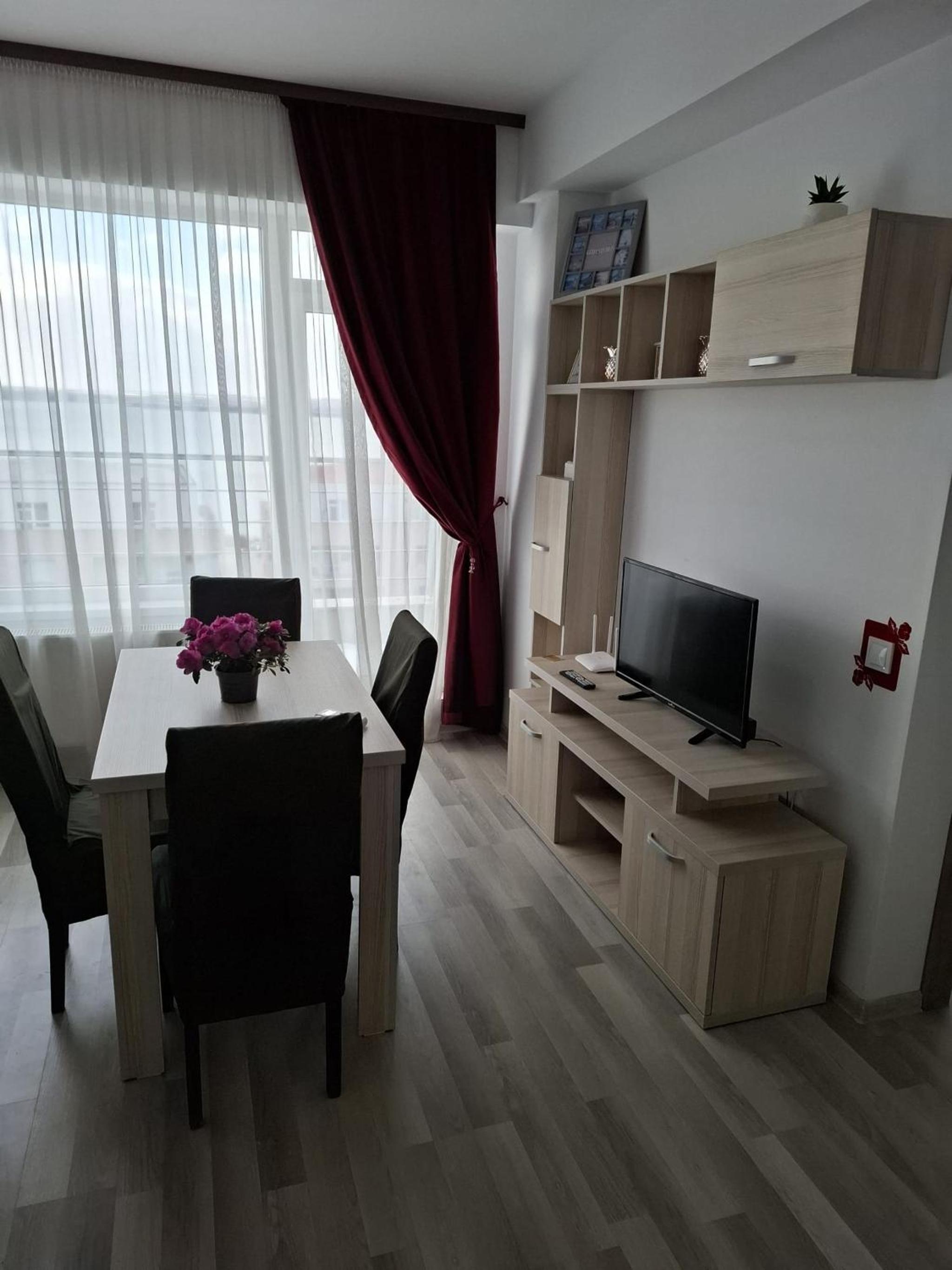 2 rooms apartment, max 4 persons, 30 meters far from the Beach and the Black Sea