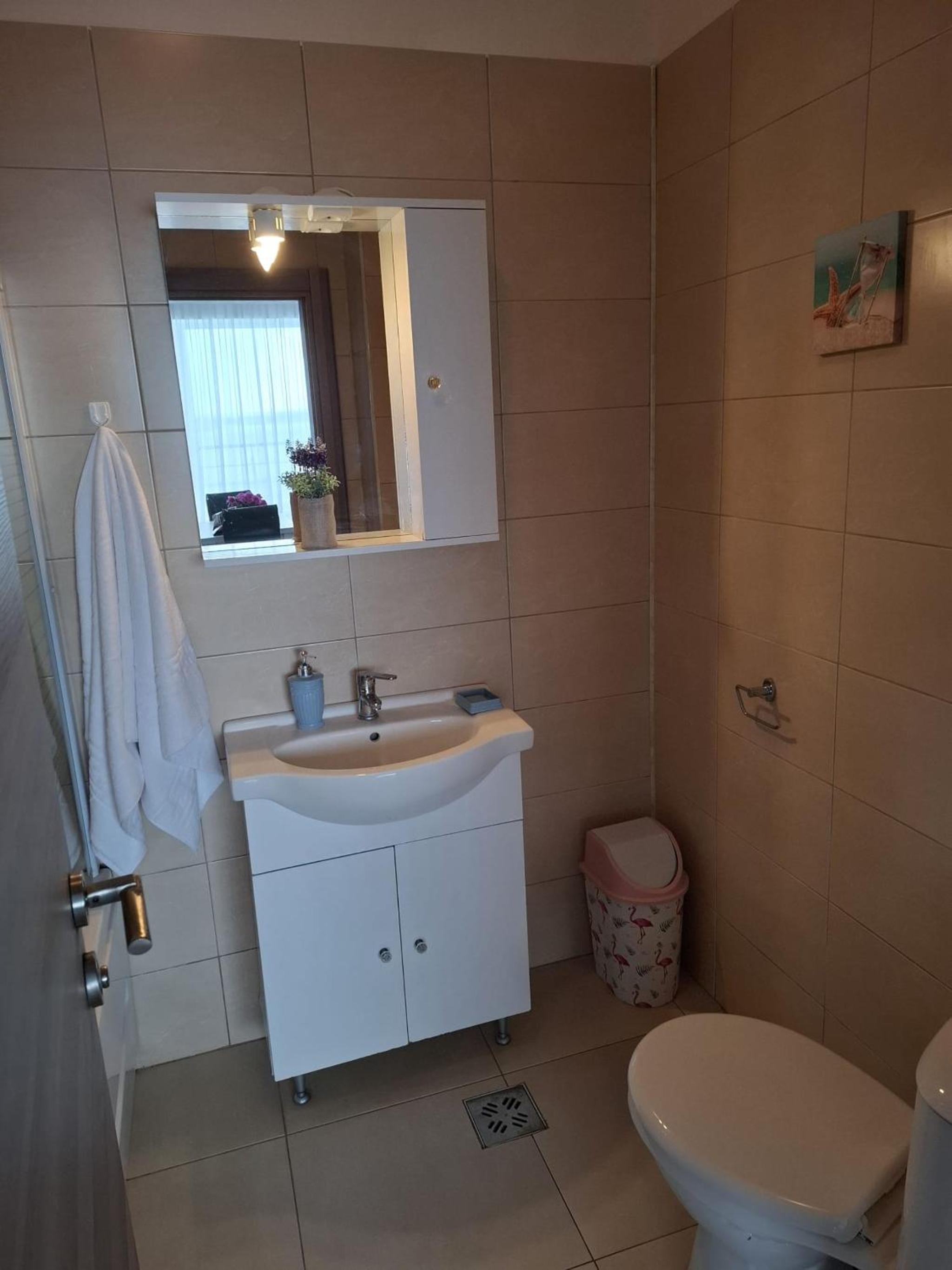 2 rooms apartment, max 4 persons, 30 meters far from the Beach and the Black Sea