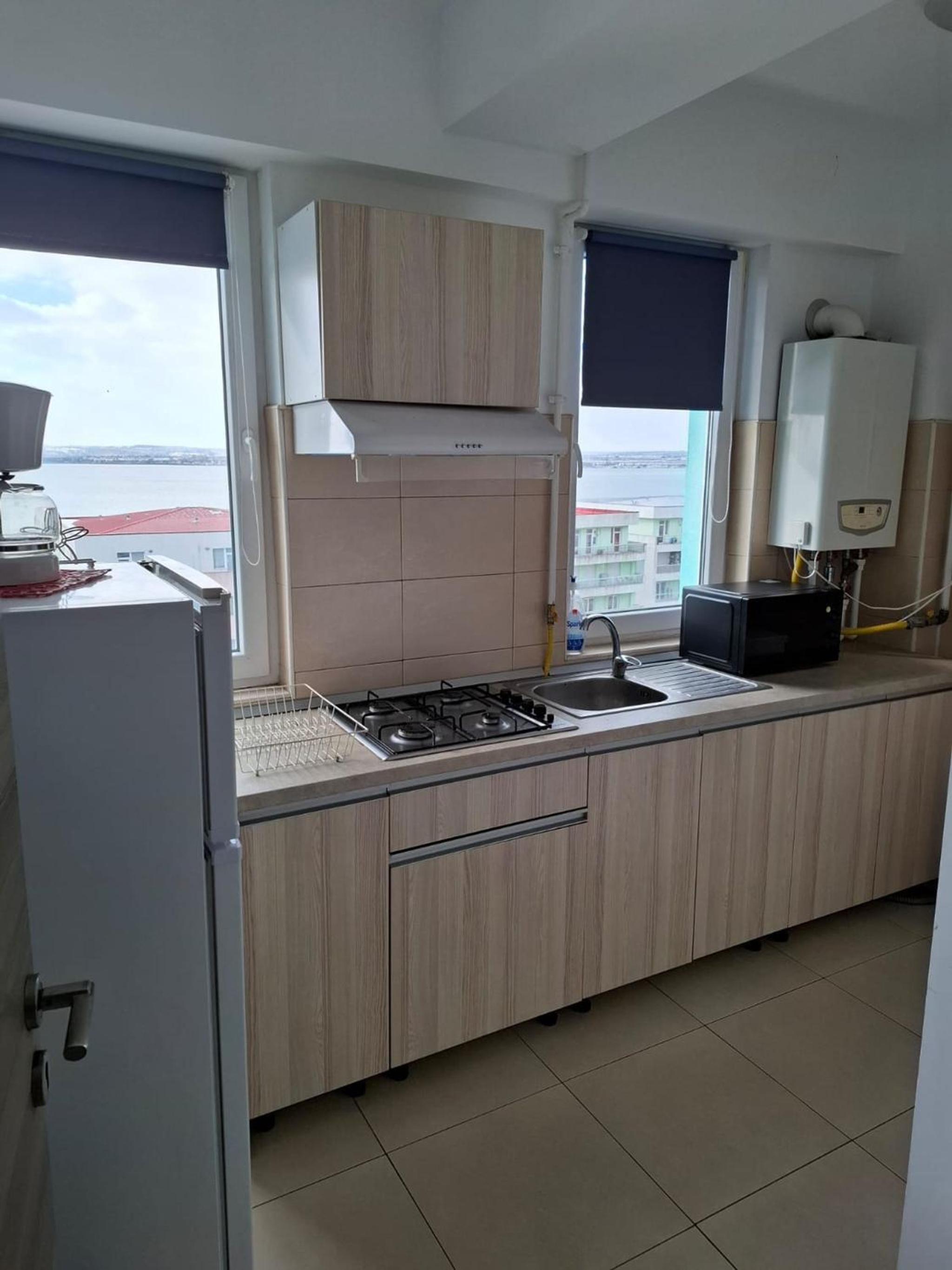 2 rooms apartment, max 4 persons, 30 meters far from the Beach and the Black Sea