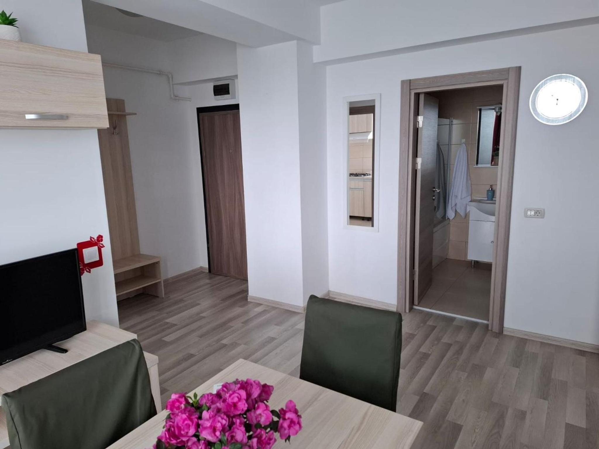 2 rooms apartment, max 4 persons, 30 meters far from the Beach and the Black Sea