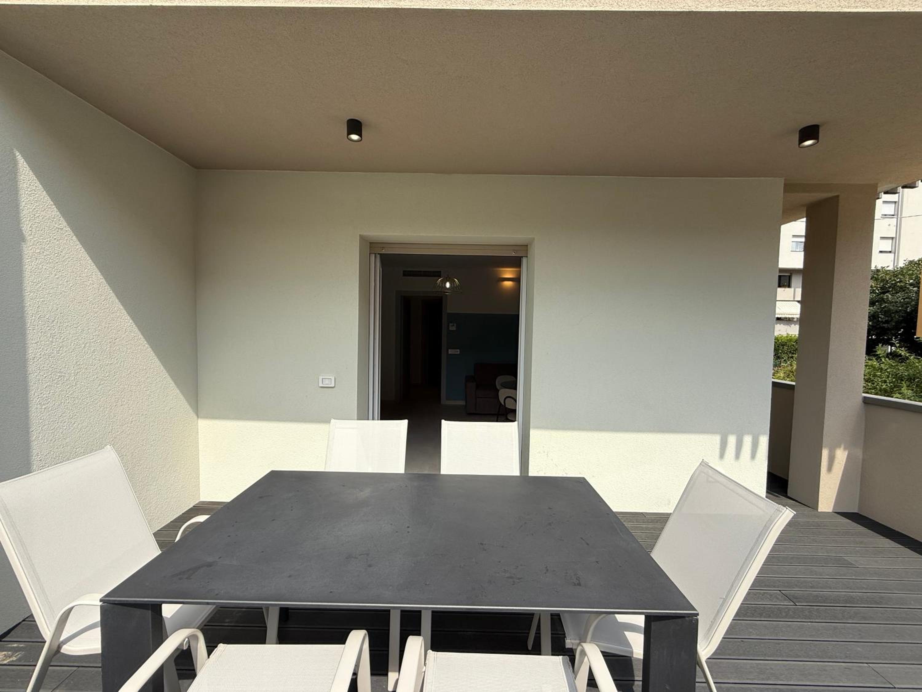 Alfieri2 - Netflix-Parking-Supermarket-Centro